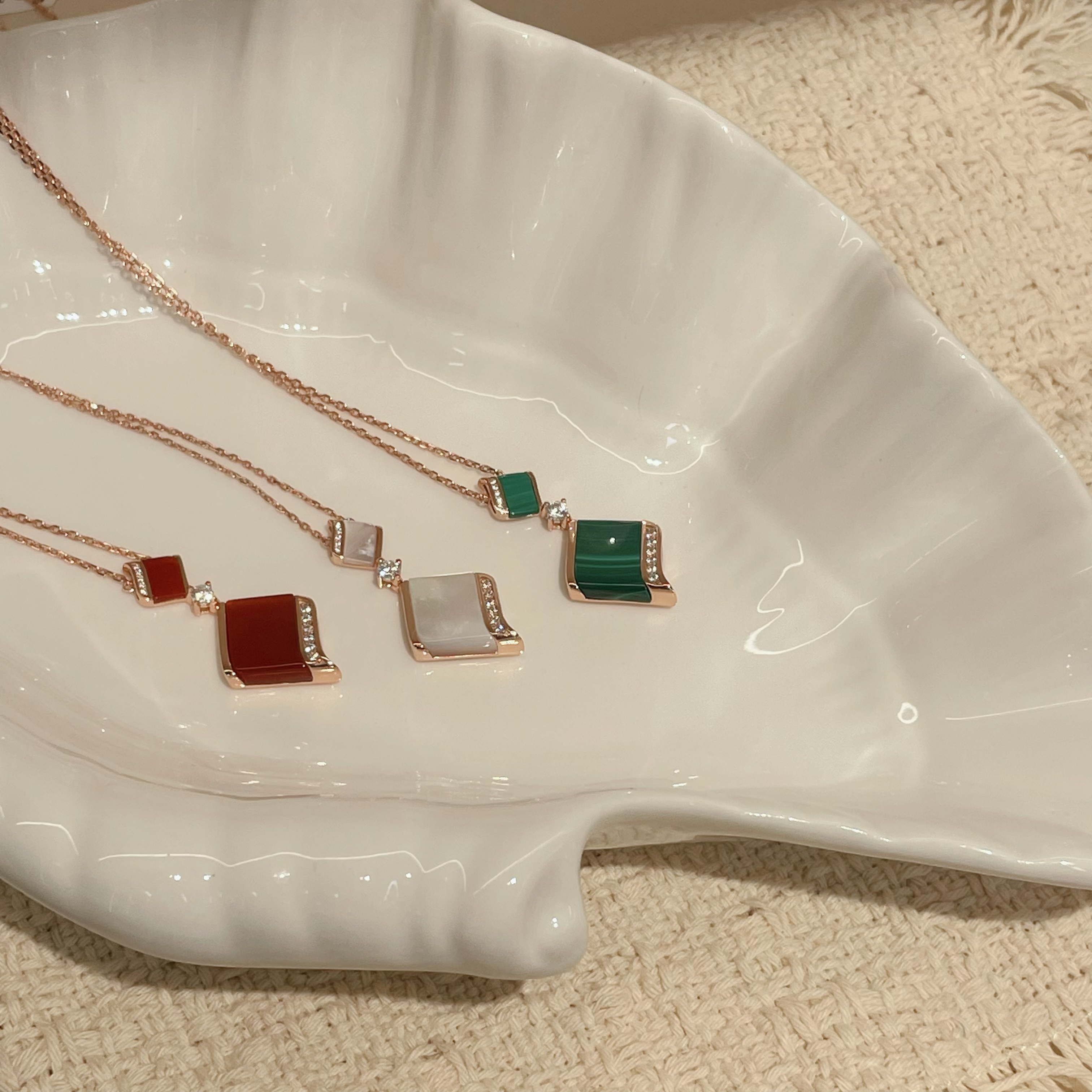 【 Star's Same Style 】 NOLYN Door Series Southern Canopy Necklace, 925 silver jewelry, High-end collarbone chain, 925 pure silver plated with 18k gold detail image 4
