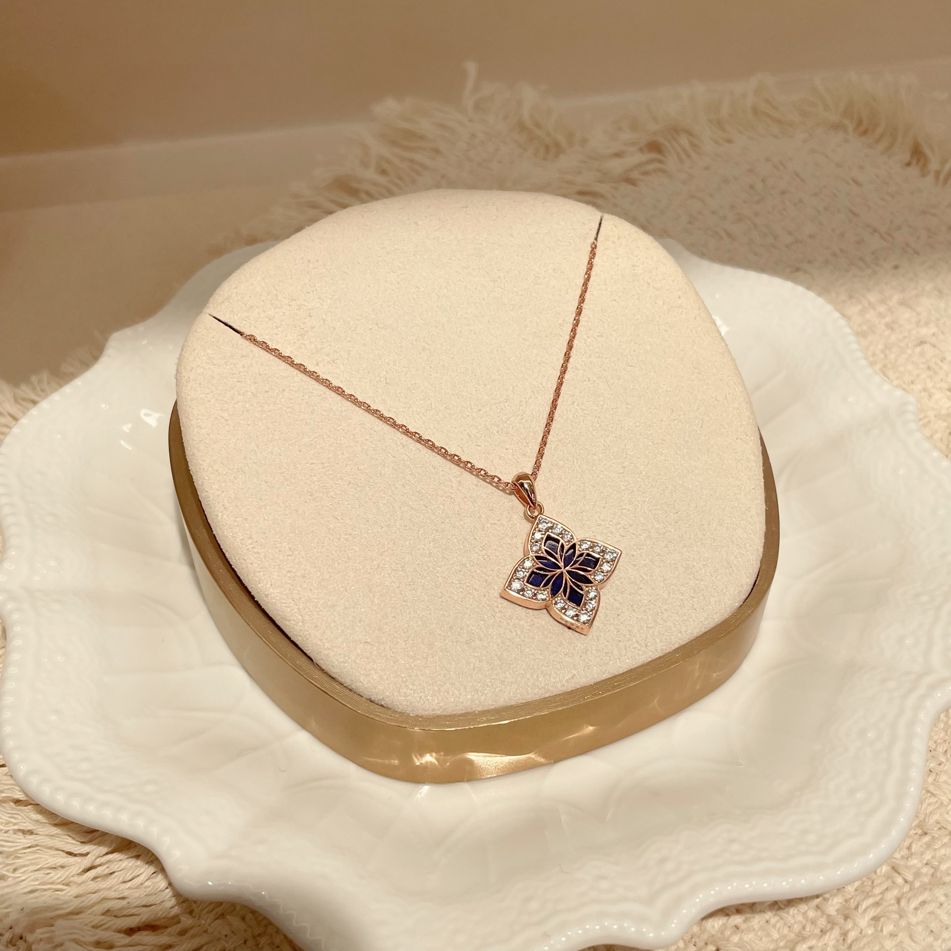 【 NOLYN】 Suzhou White Mother-of-Pearl 925 Silver Pendant Necklace, White Mother-of-Pearl Gift, Light Luxury and Exquisite Collarbone Chain 925 Silver Necklace detail image 4