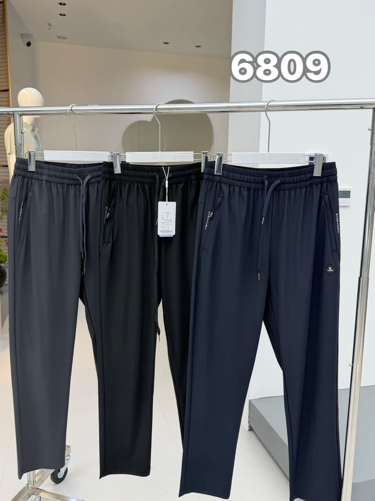 Quick-drying pants for men are breathable, comfortable, anti-slip and wear-resistant