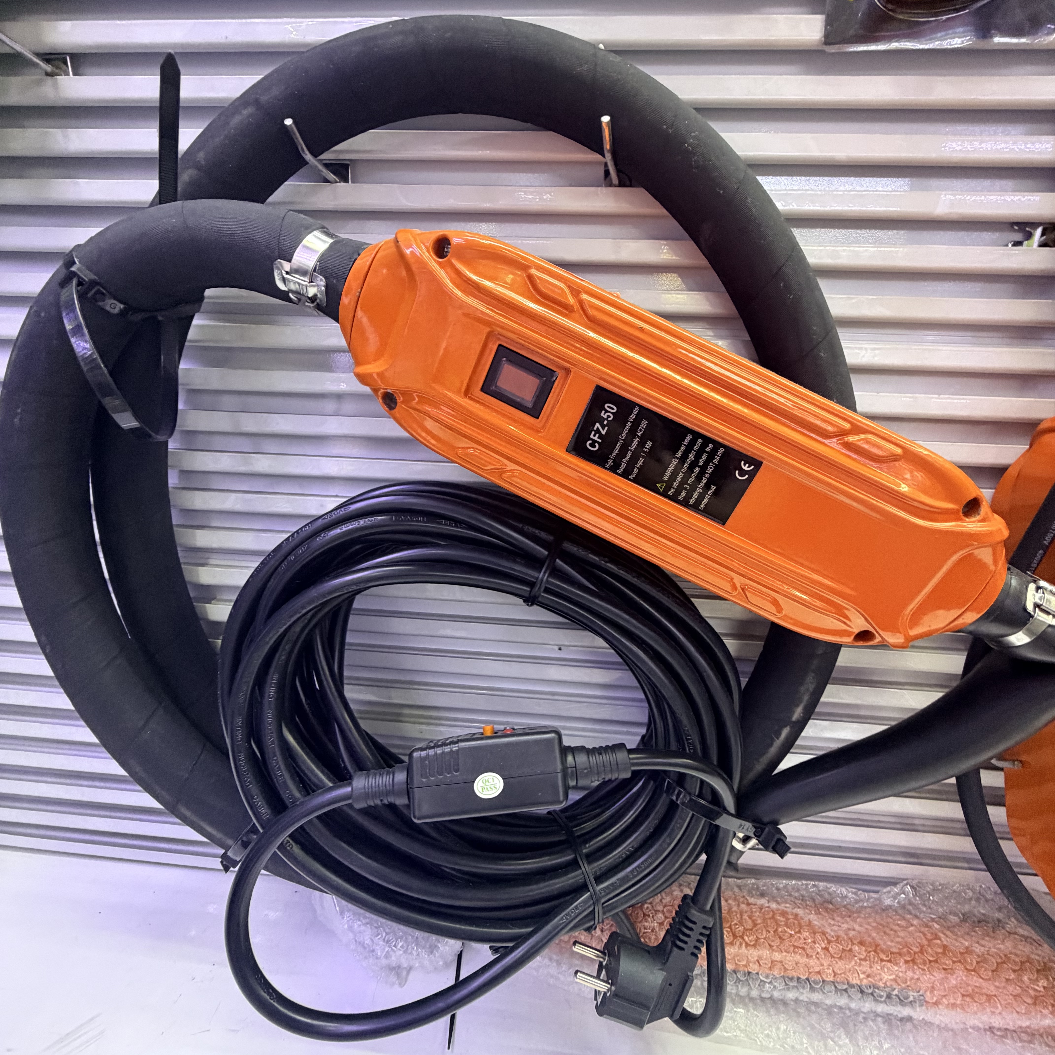 High Frequency Concrete Vibrator 混凝土搅拌器 thumbnail