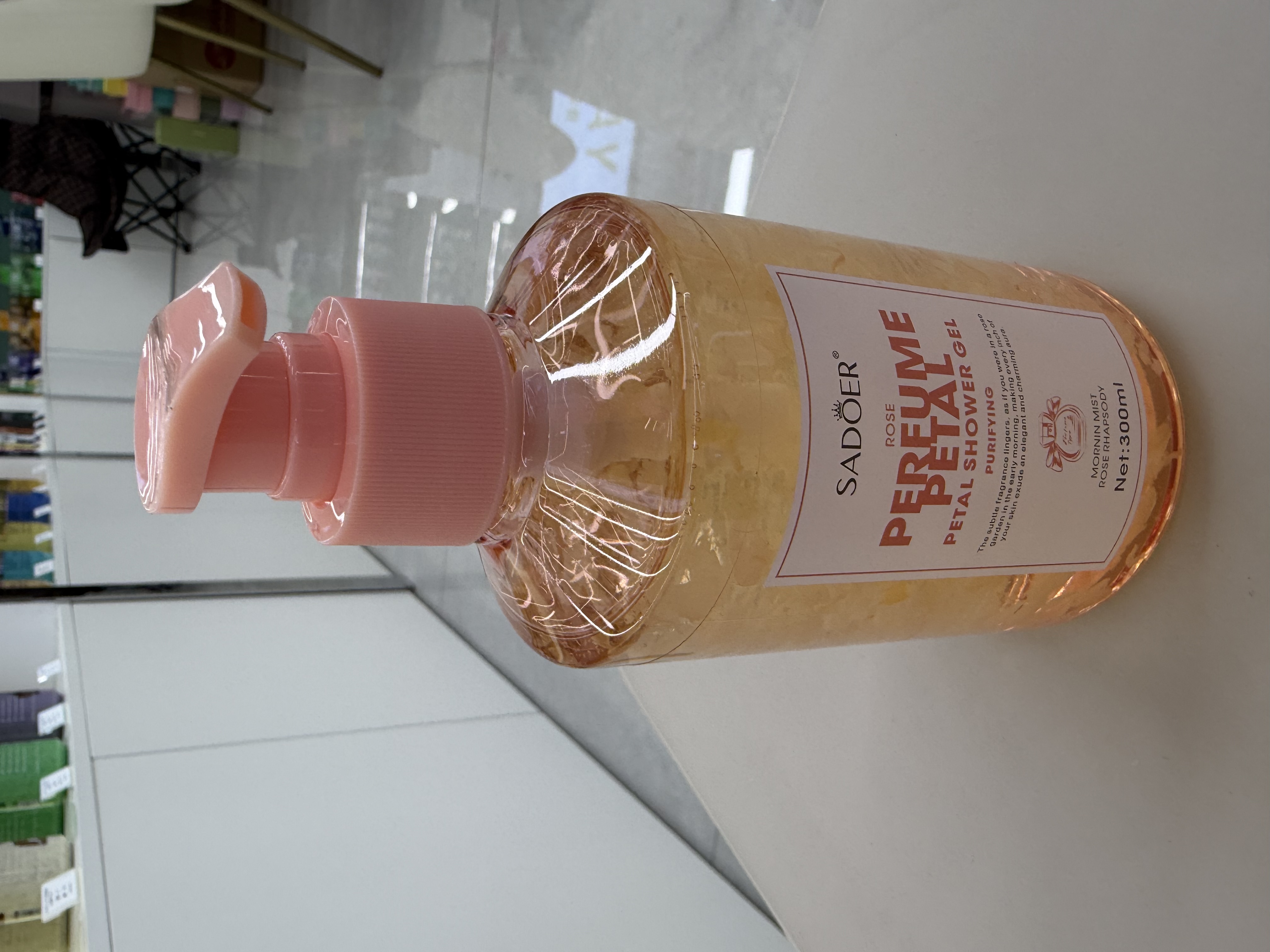 Osmanthus scented petal body wash