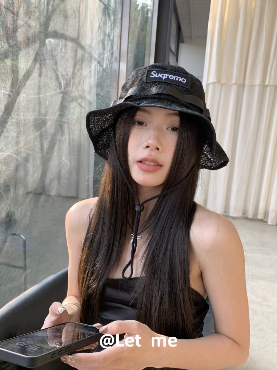 A simple black casual and versatile fisherman's hat, sun hat and sun protection hat Application Scenario