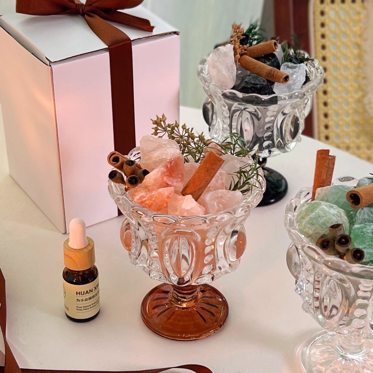 Aromatherapy diffuser stone crystal ice cream cup, indoor long-lasting fragrance glass cup, high-end essential oil flameless fragrance display item Application Scenario