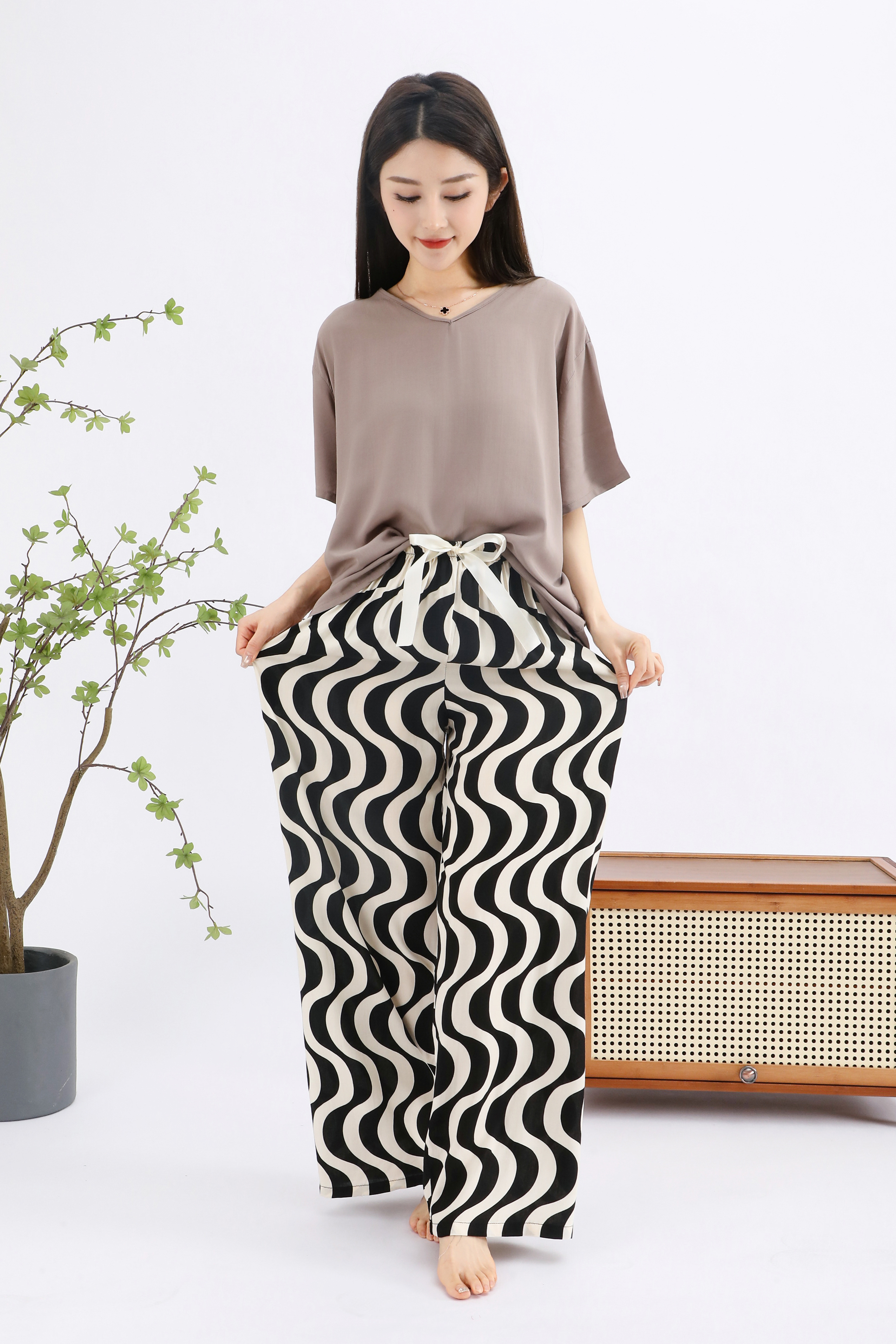 Korean version short-sleeved pajamas for women, new cross-border European pajama set details Picture