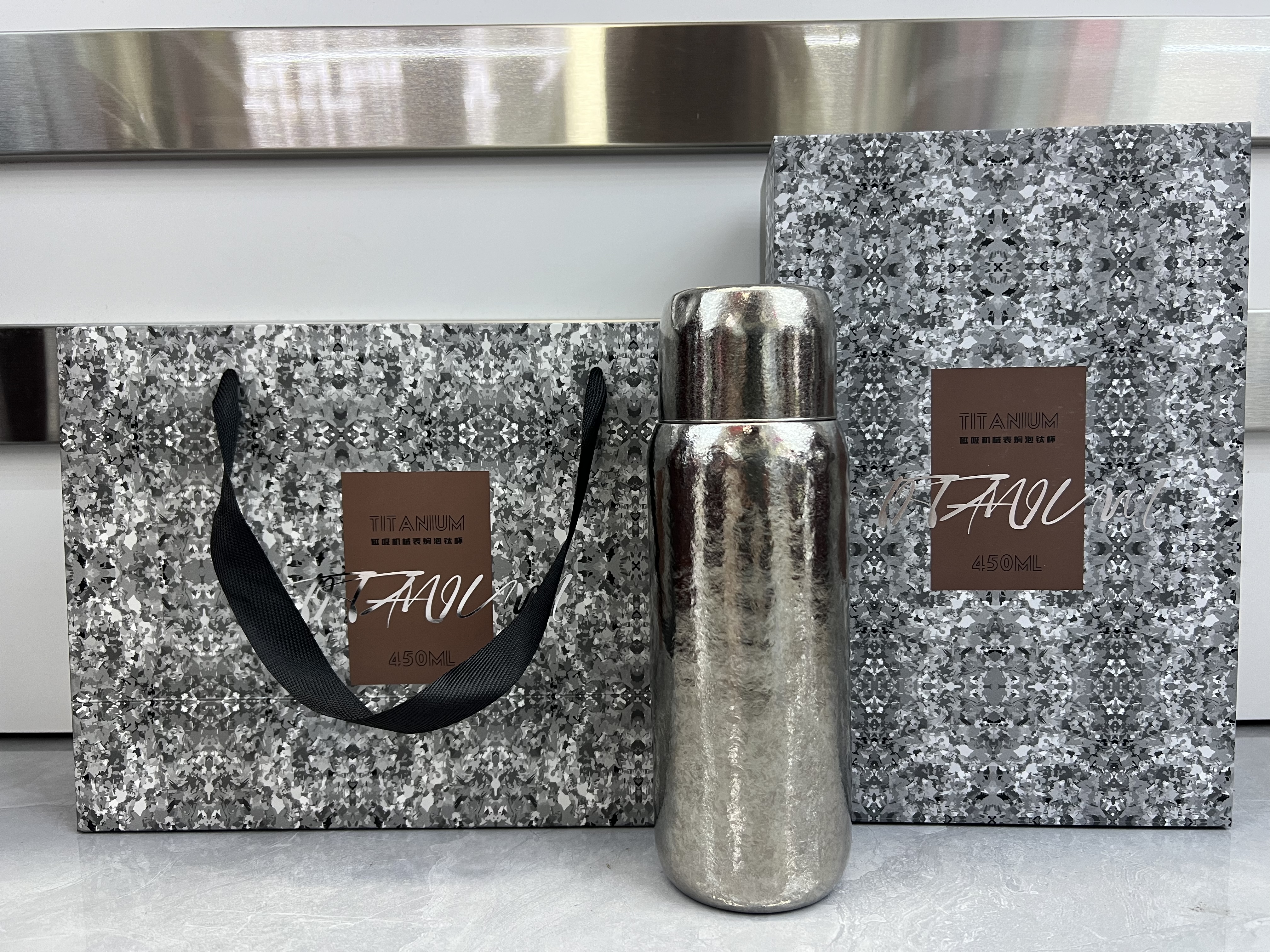 Jinxinda Titanium insulated Cup 450ml portable leak-proof, lightweight and durable cup detail image 2