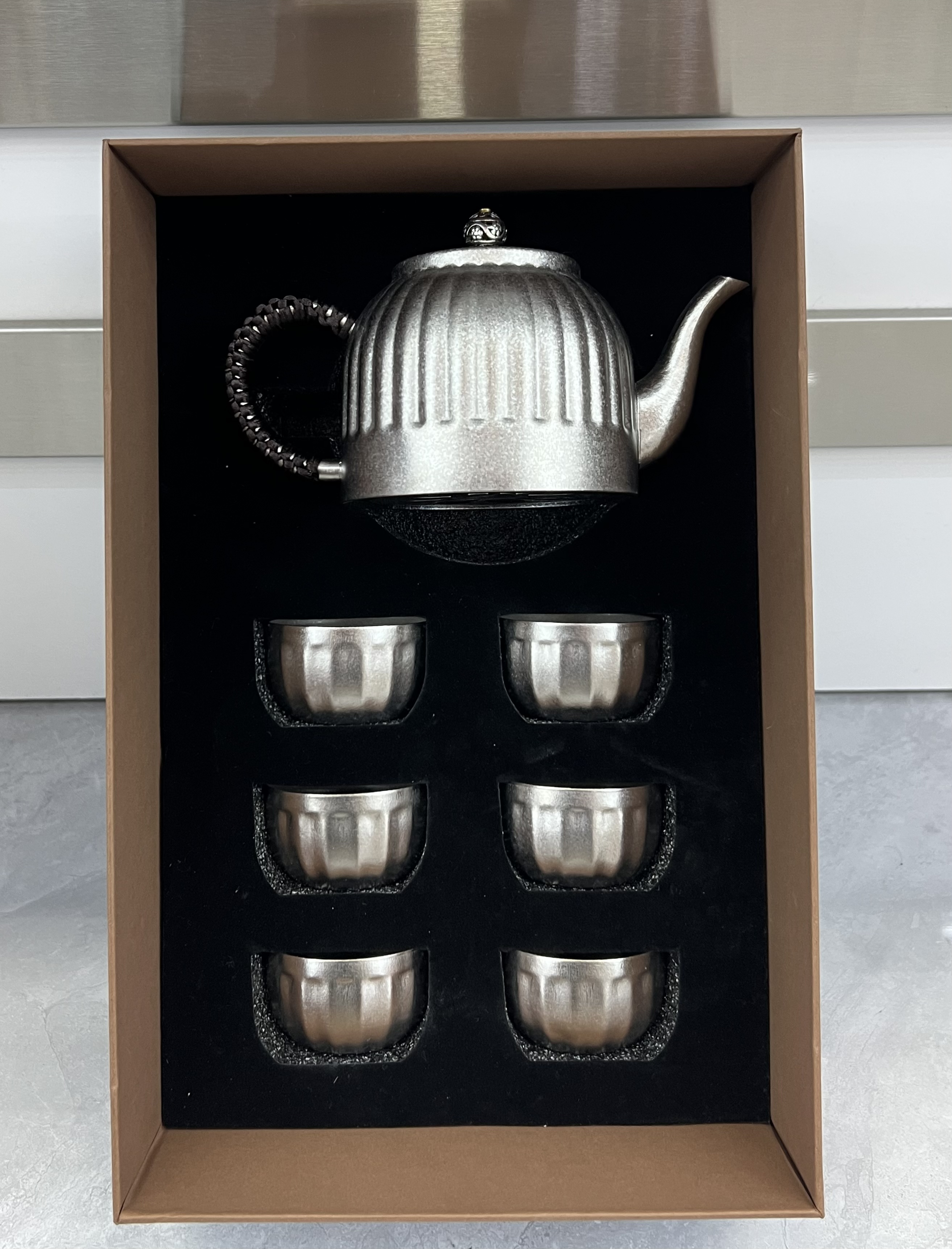Pure titanium tea set, teapot, six cups, home gift set, Jingdezhen ceramic high-end tea set Specification image