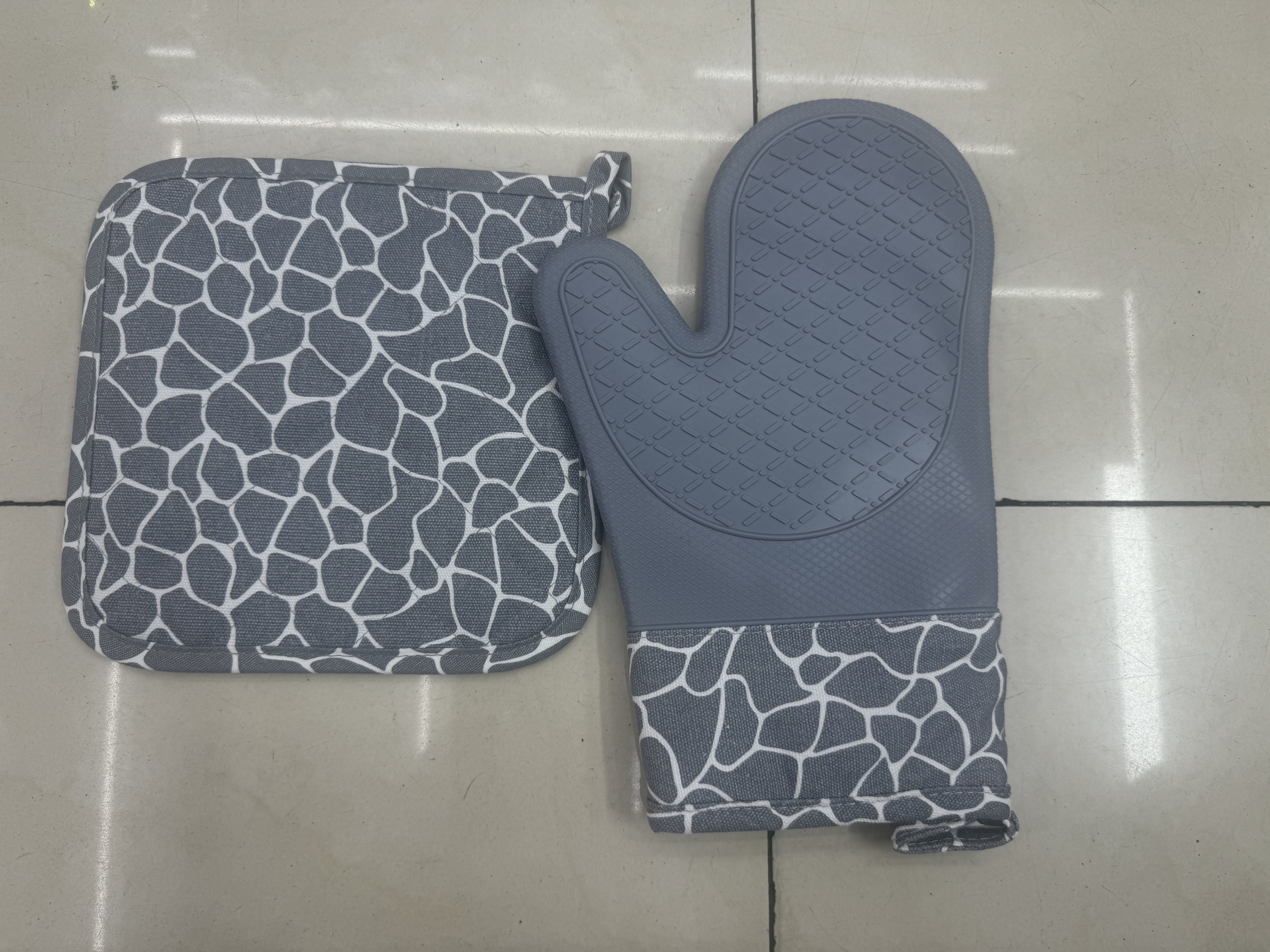 硅胶防烫手套+隔热垫