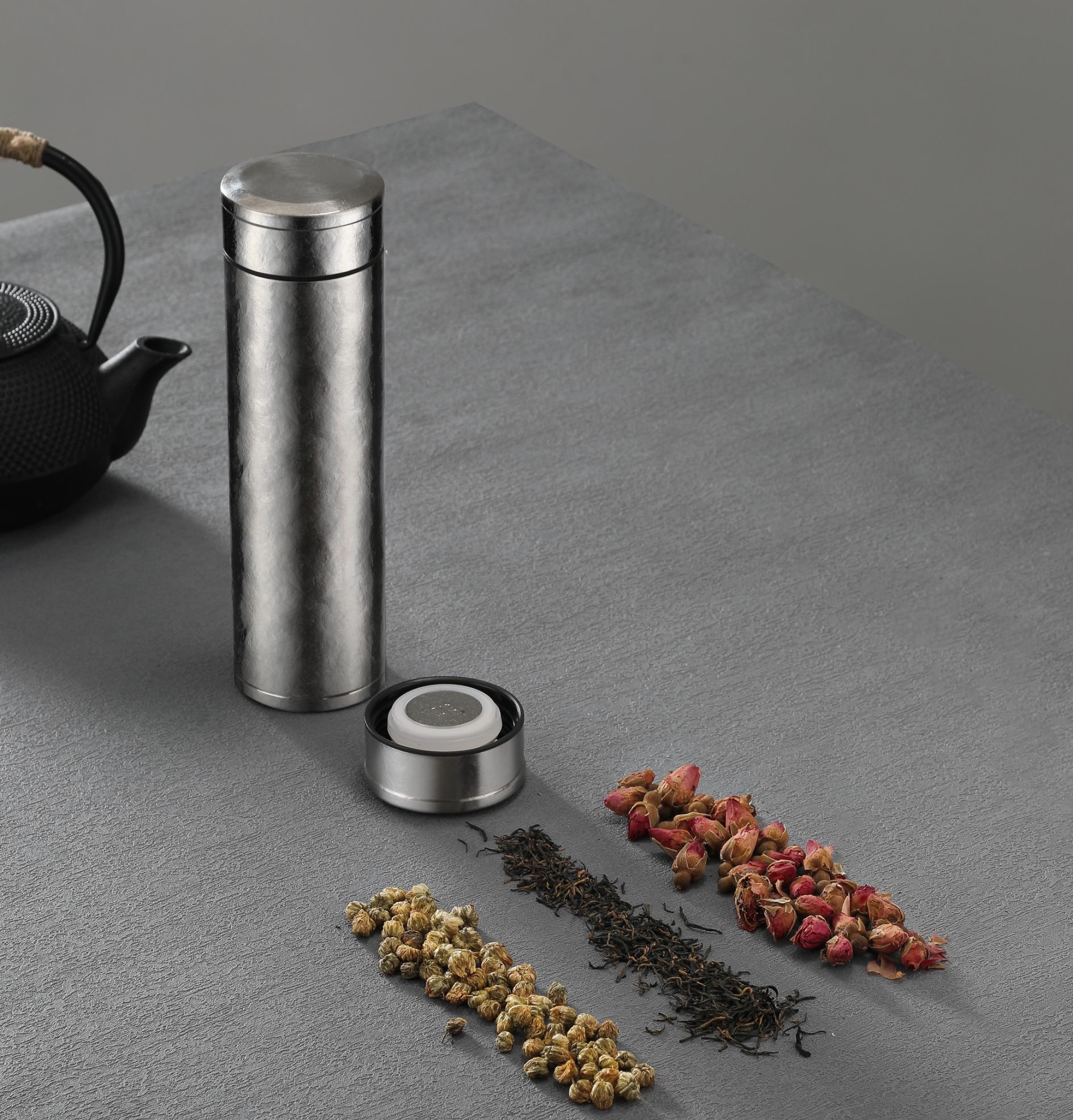 Pure titanium classic insulated cup 480ml portable, heat-resistant, large capacity for office and home use Application Scenario