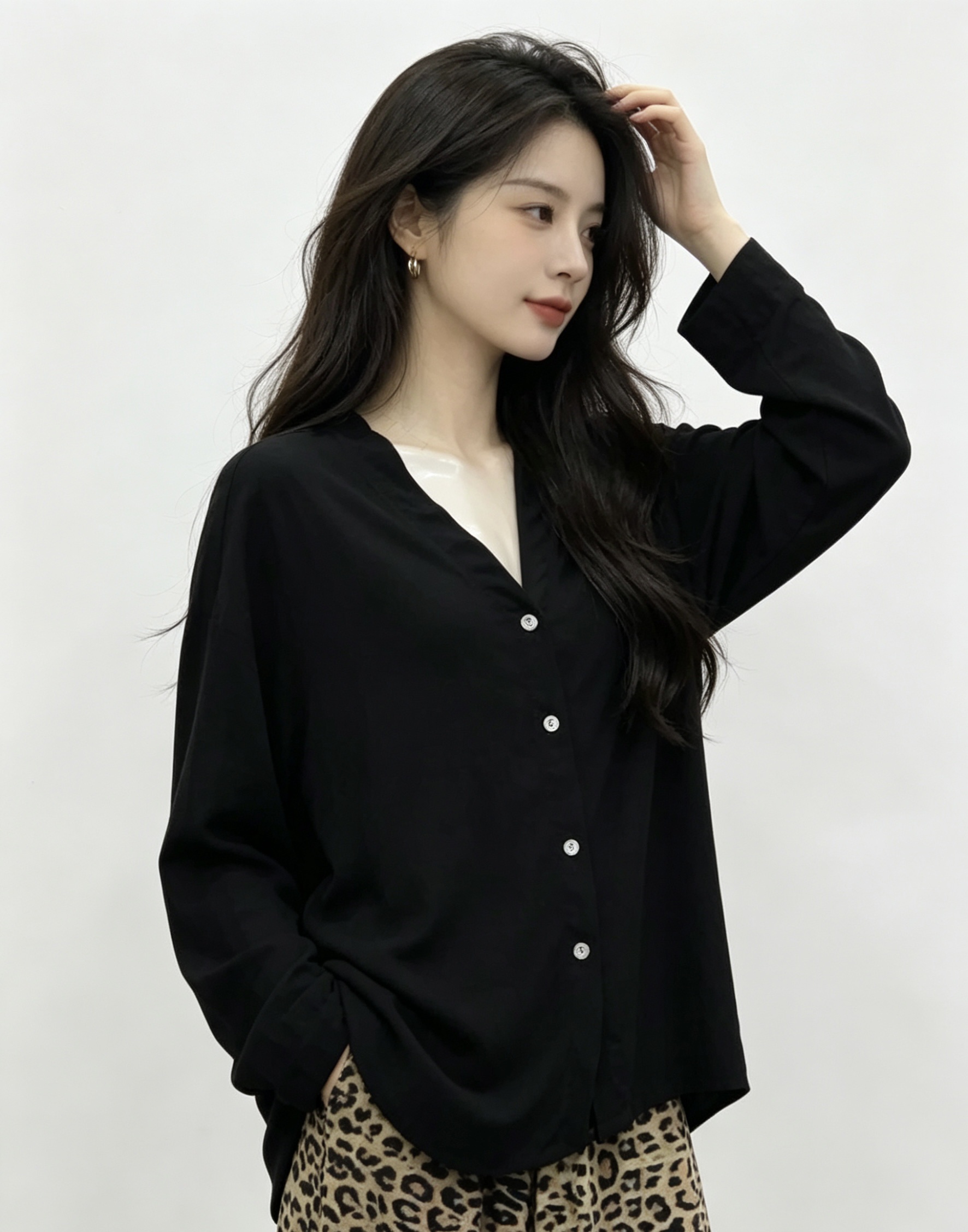 Black V-neck long-sleeved shirt, leopard print long pants set, slimming and form-fitting daily wear, pajamas, women's summer pajama pants, home wear Item Picture