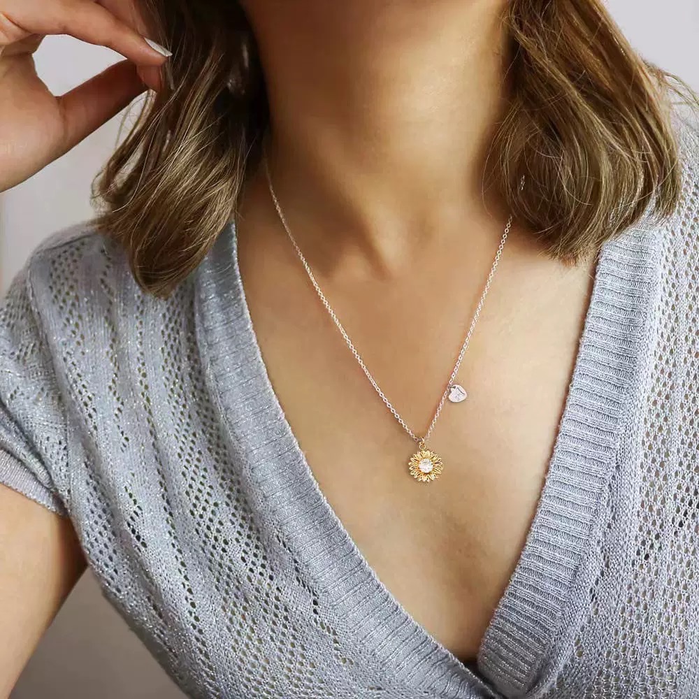 Sunflower Necklace, Fashionable And Simple, 18K Gold, Instagram Influencer Sunflower Zircon Daisy Collarbone Chain Application Scenario