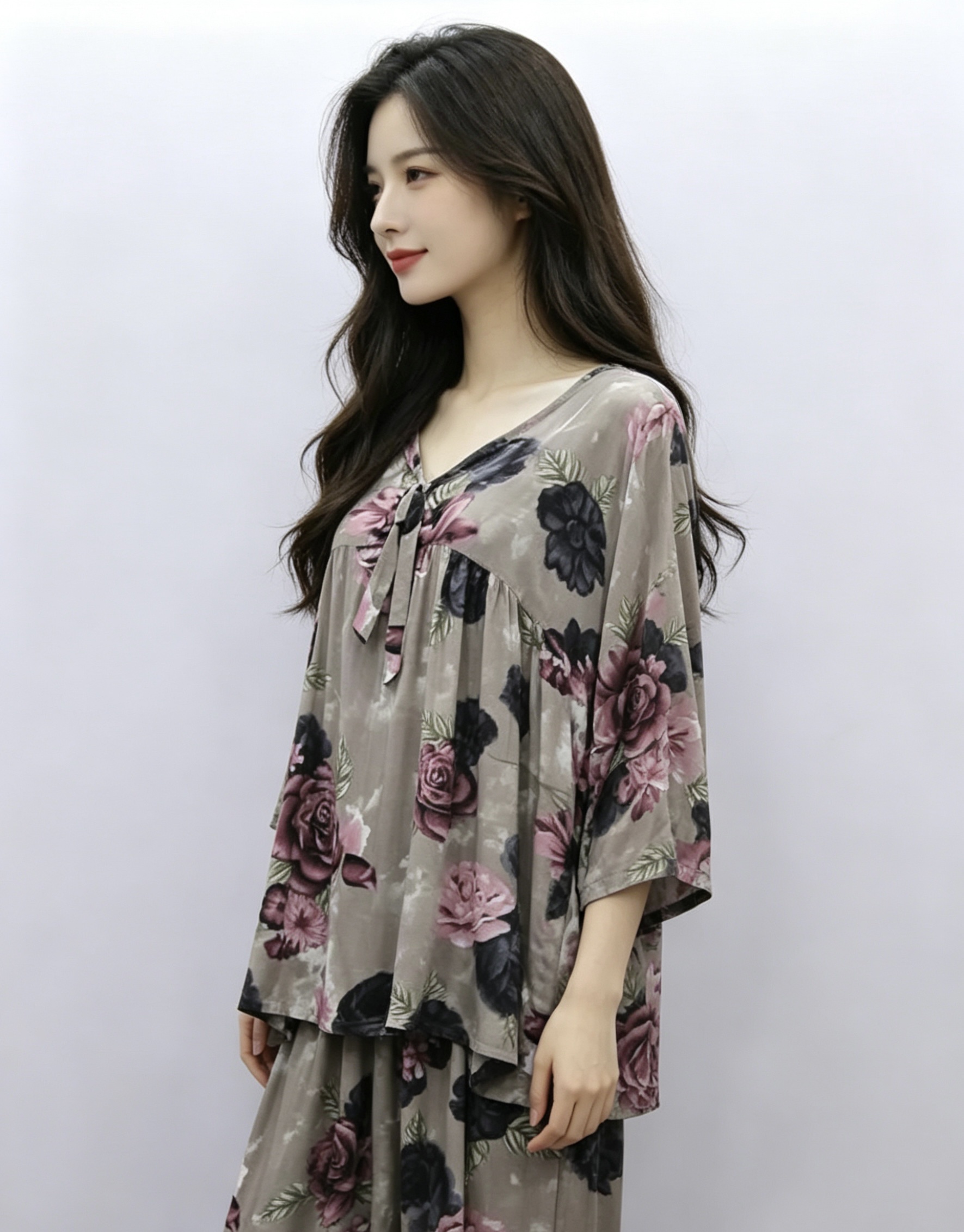 Floral pattern women's summer floral home wear slimming and form-fitting daily wear pajamas women's summer Application Scenario