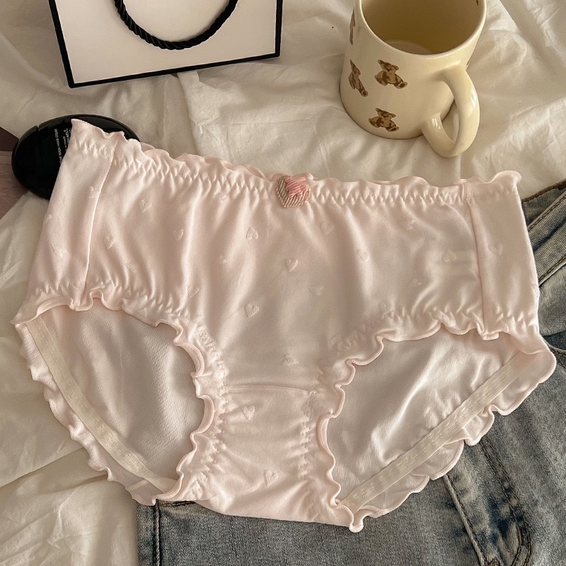 White lace-trimmed pure cotton underpants, breathable and comfortable, seamless crotch thickened lace underpants for women Application Scenario
