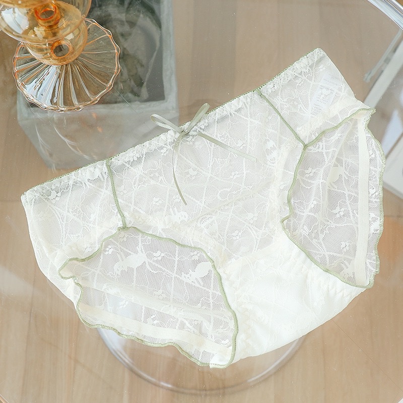 Lace underwear for women with breathable and comfortable edge design