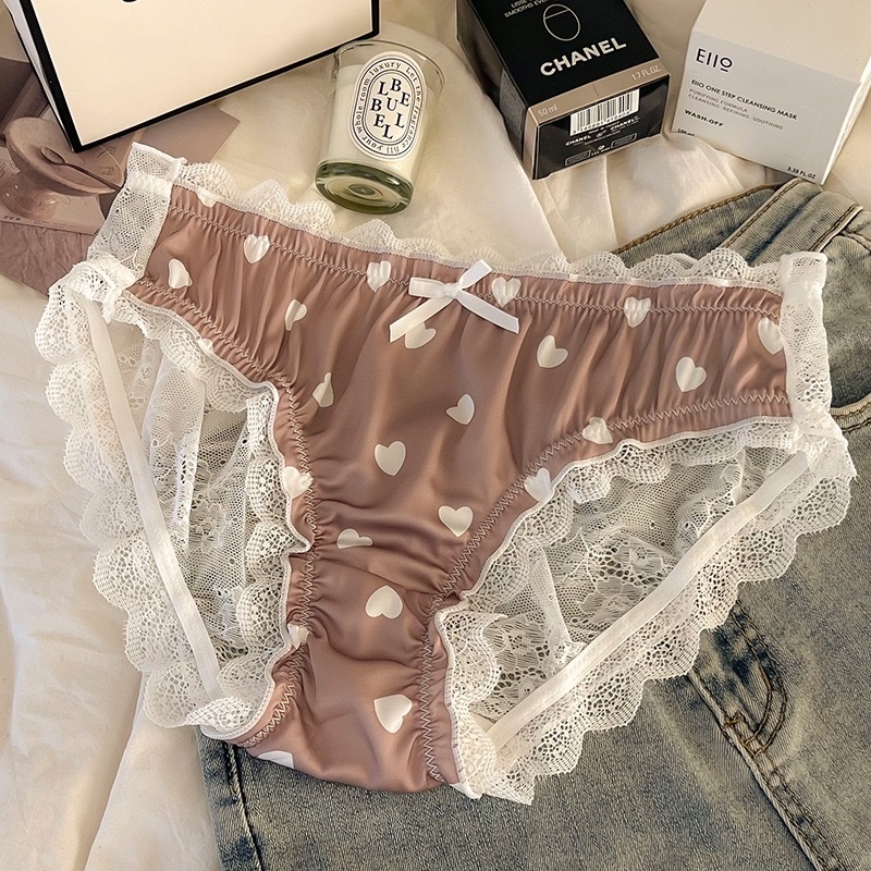 Heart-shaped lace-trimmed underwear is comfortable, breathable, soft, skin-friendly and highly elastic for women Application Scenario