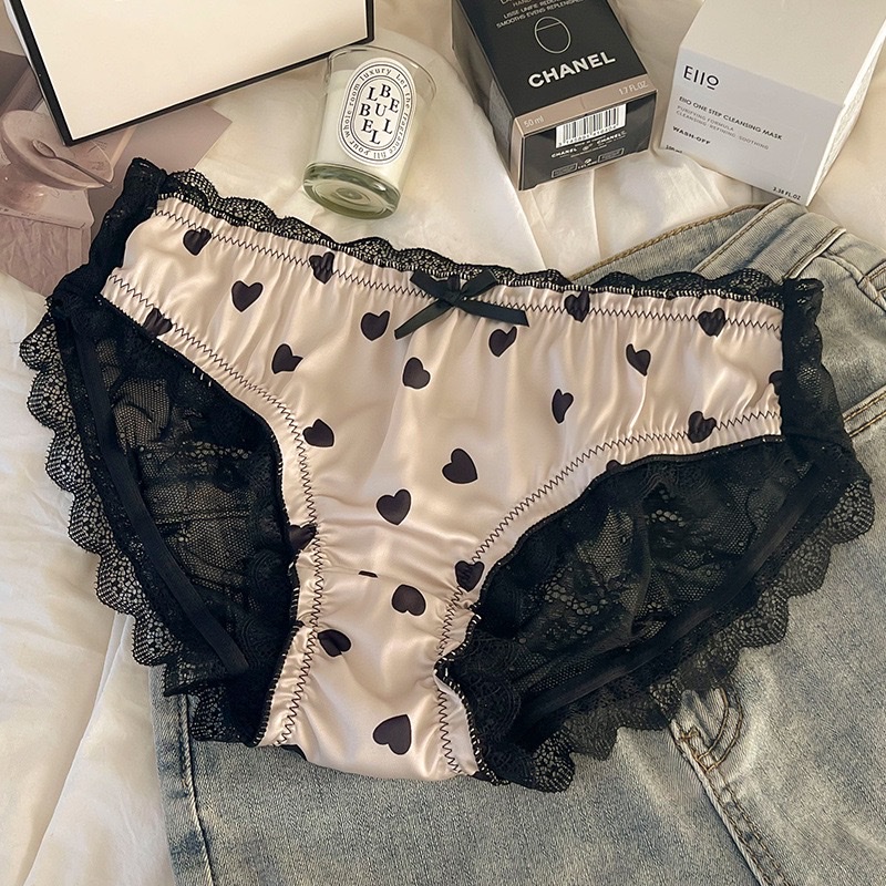 Heart-shaped lace-trimmed underwear is comfortable, breathable, soft, skin-friendly and highly elastic for women Specification image