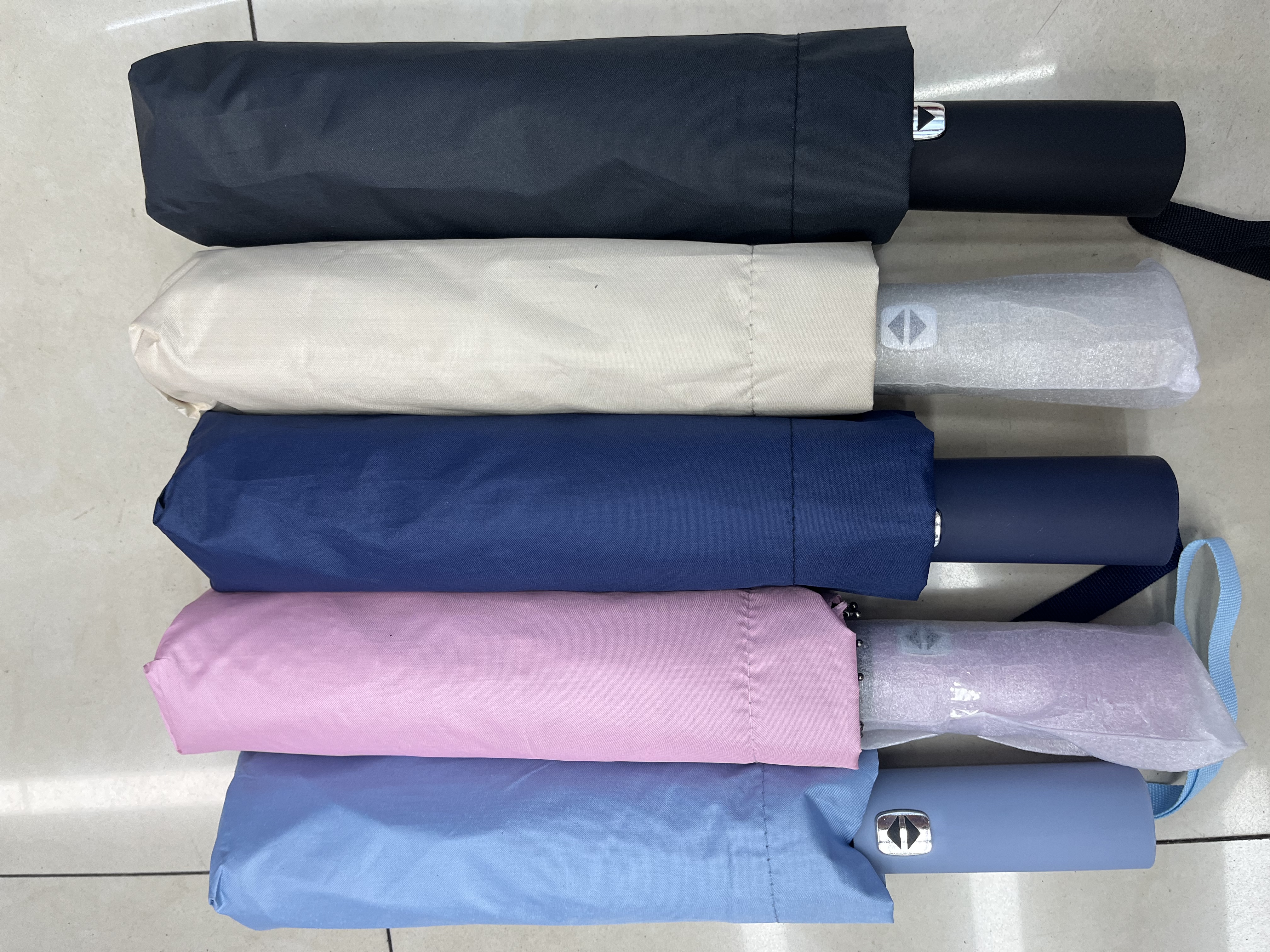 58公分10k黑胶自开自收三折伞细节图