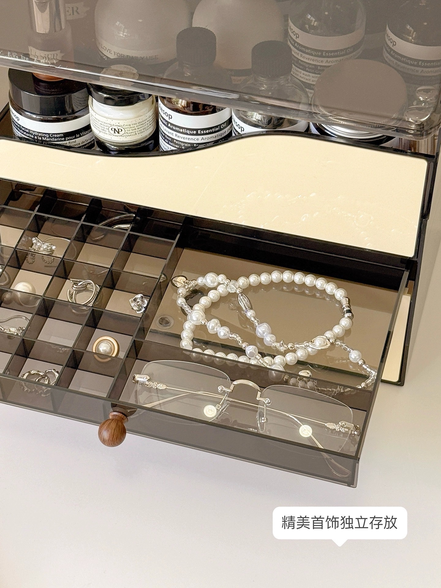High-end drawer-style cosmetic storage box, desktop dressing table, and skin care product rack detail image 6