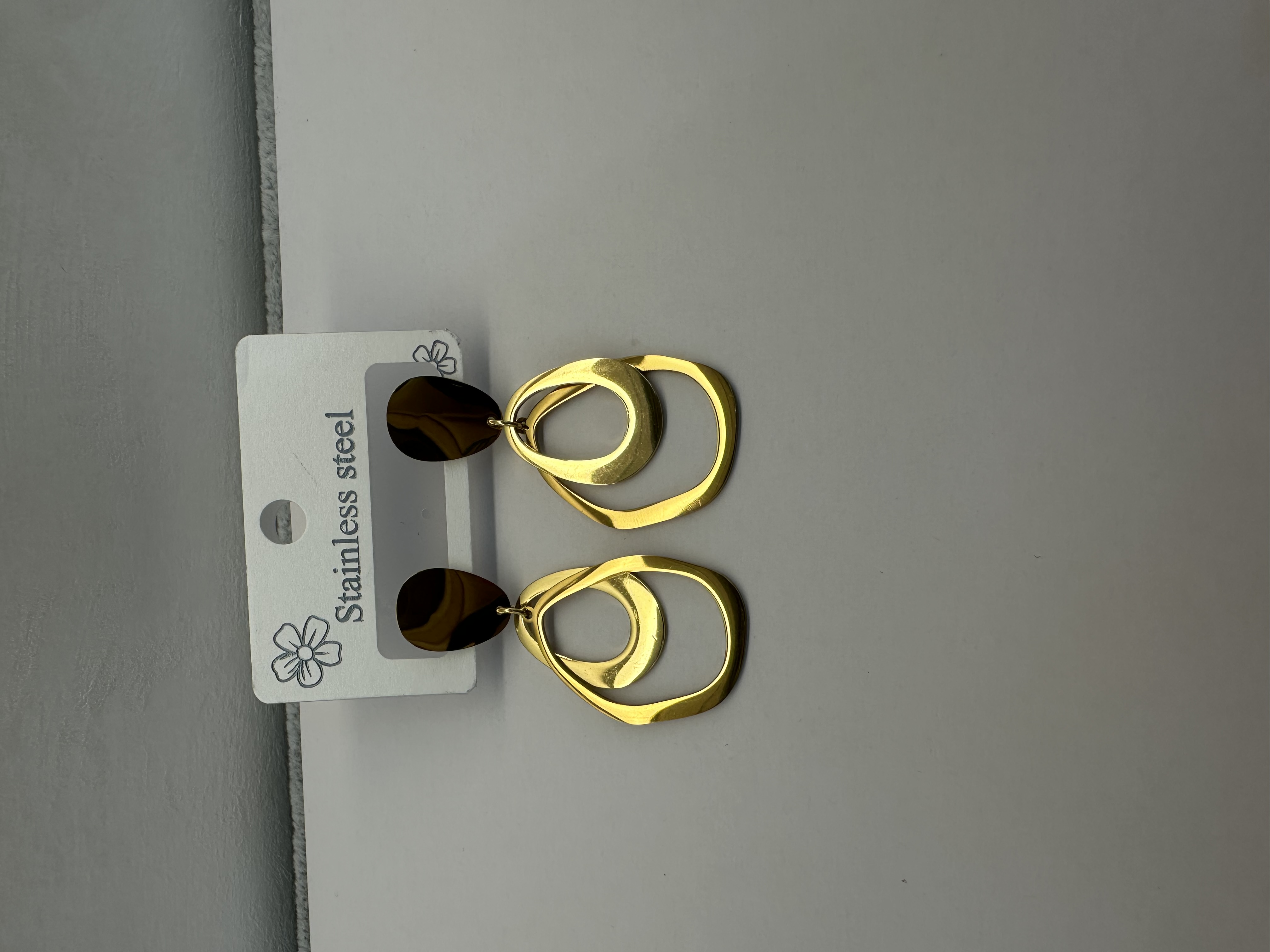 Simple and fashionable accessories popular in Europe and America, suitable for women