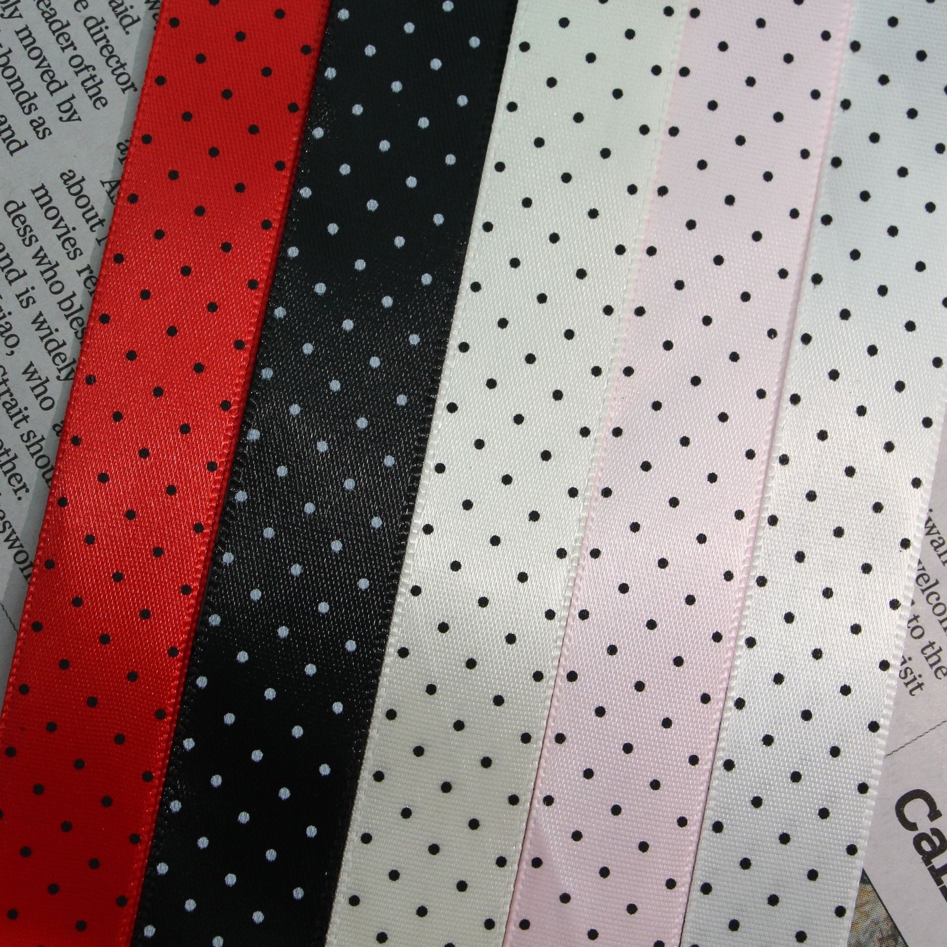 Polka dot ribbon decoration, pink and cute hair tie, women's style details Picture
