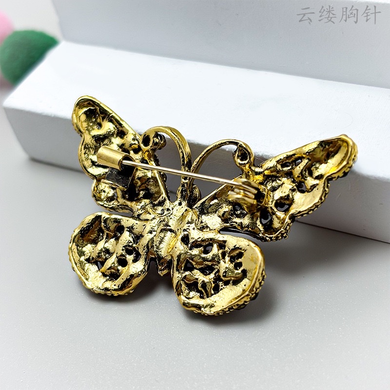 Wholesale of new cross-border best-selling diamond-encrusted butterfly brooches, fashionable alloy accessories, women's decorative insect pins from the manufacturer Item Picture