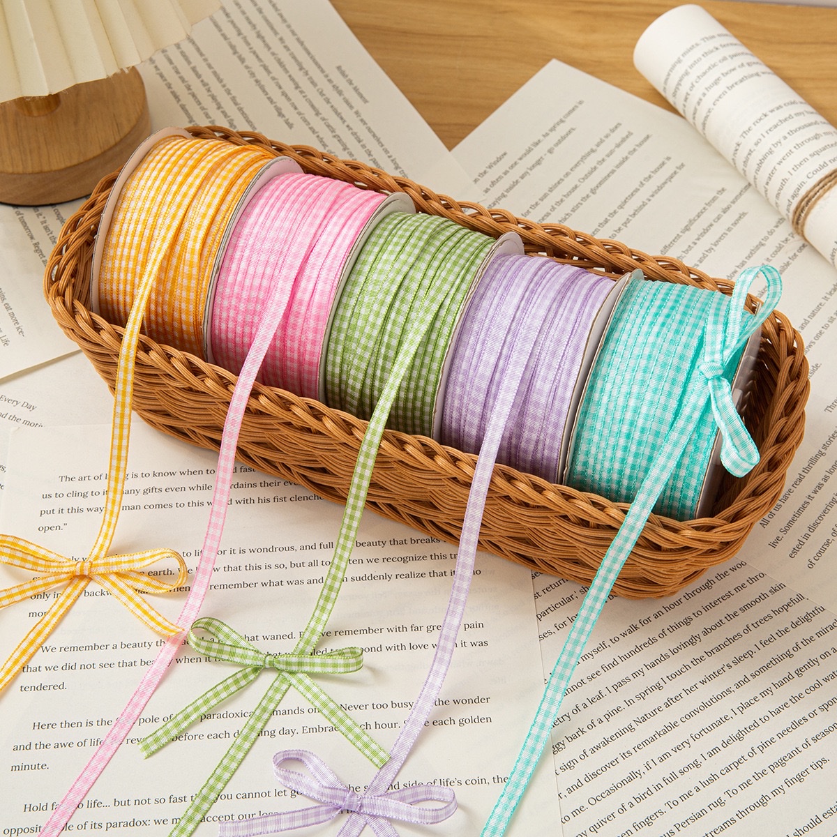 Checkered ribbons, baking packaging ribbons, diy handmade hair accessories, flower ribbons, flower bouquets, binding straps, decorative materials, wedding Application Scenario