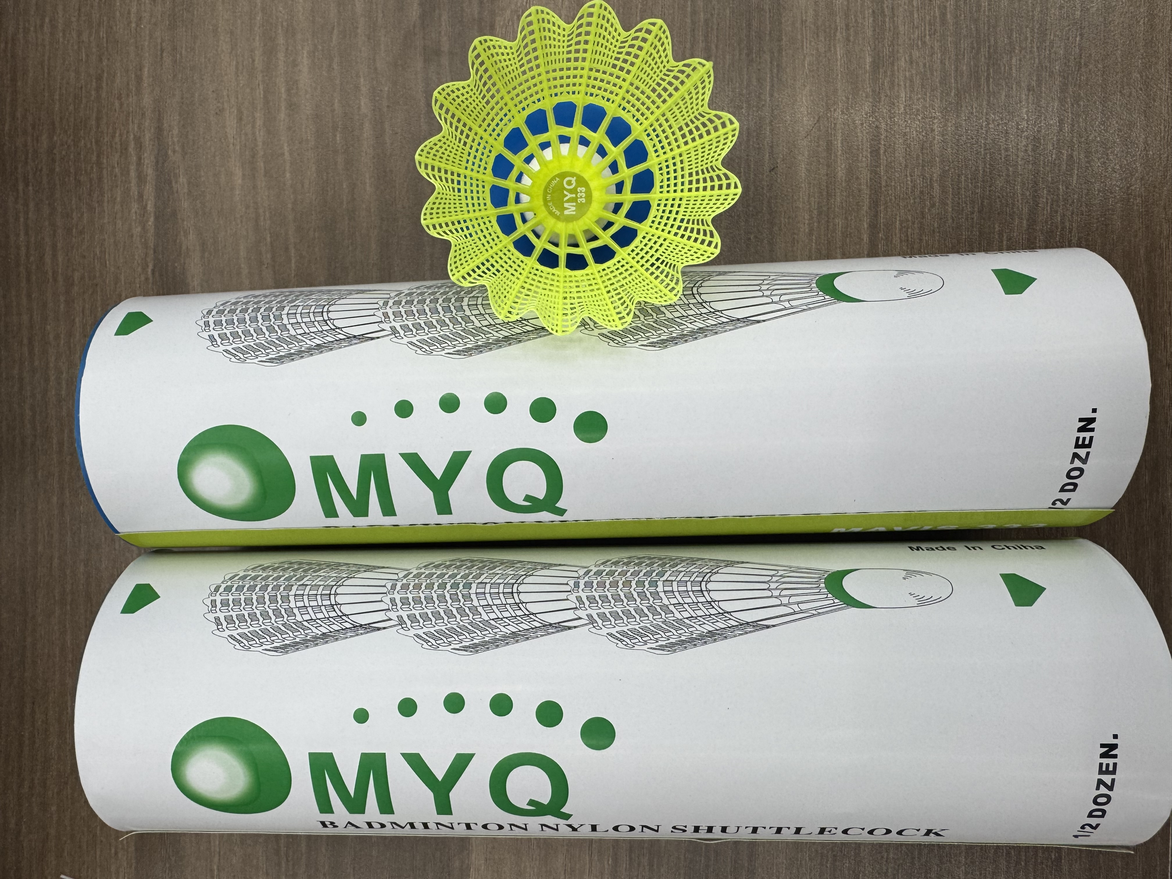 Двухсторонний бадминтон MYQ333 нейлоновые головки очень устойчивы к покрашиванию и ярким цветам, которые можно настраивать для отдыха на открытом воздухе details Picture
