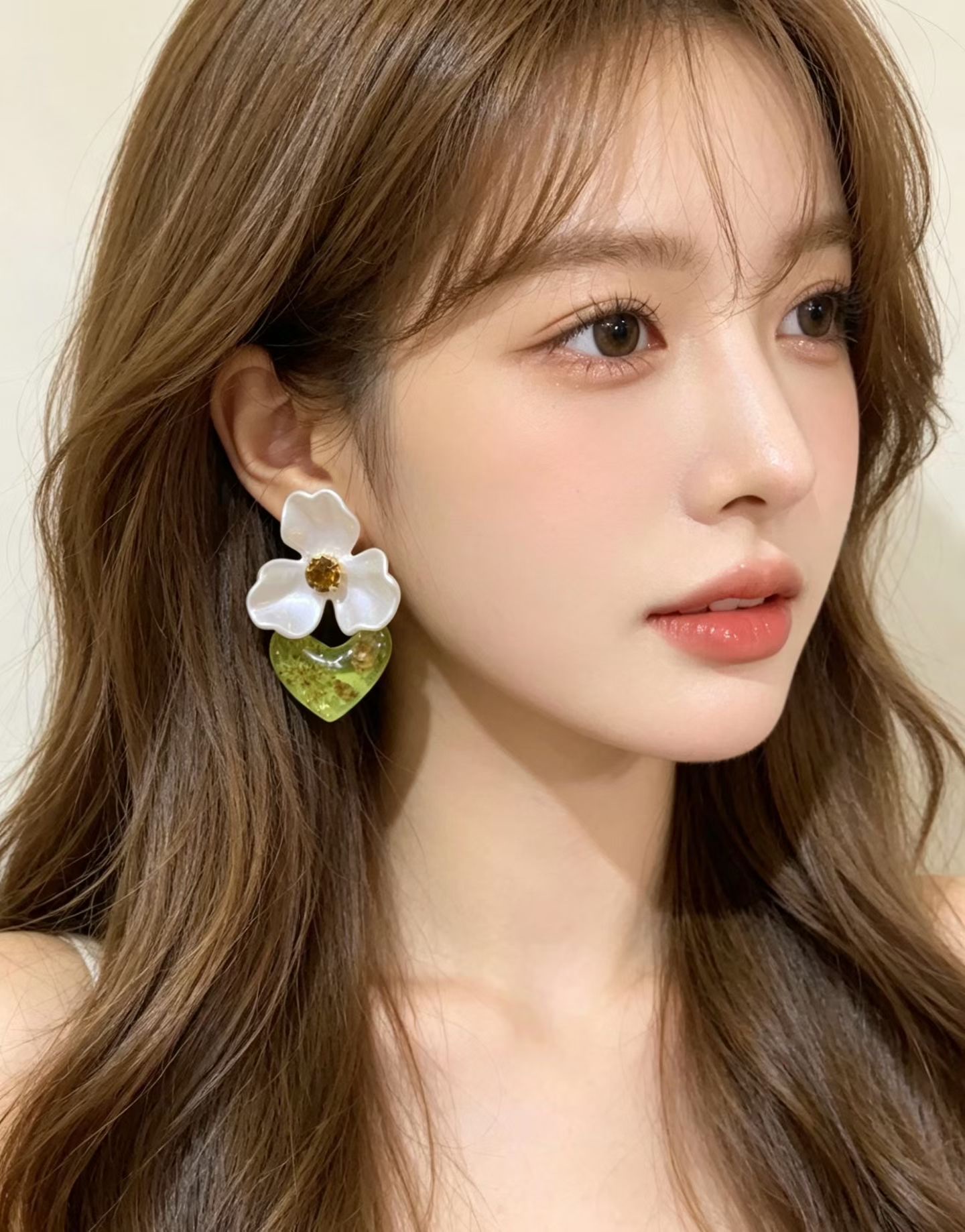Korean-style dried flower acetate earrings with silver needles are fashionable, versatile and extremely elegant