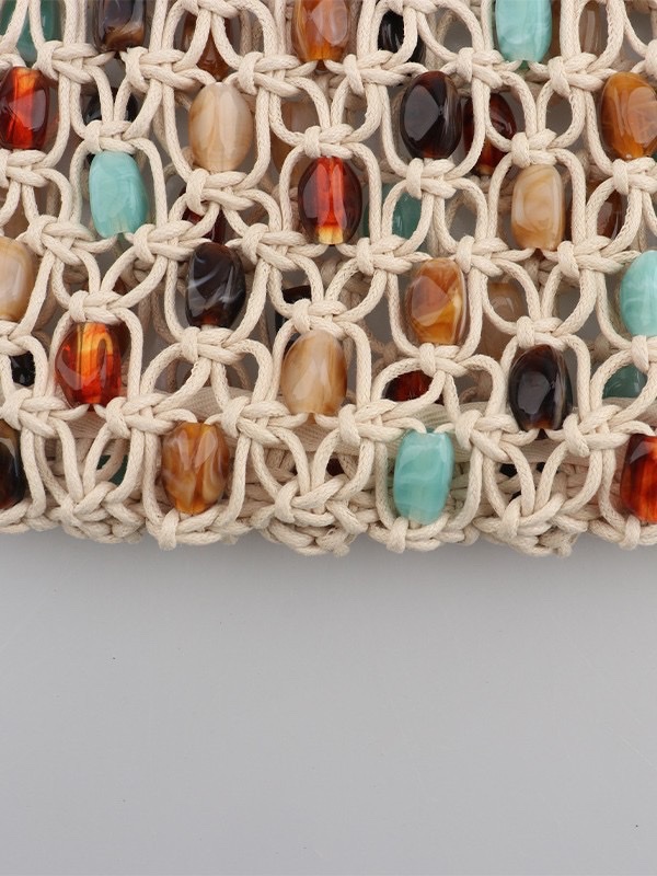 This high-end silver hand-beaded, shiny woven handbag features a niche design and is fashionable. It is a single-shoulder, underarm commuter bag for women detail image 4