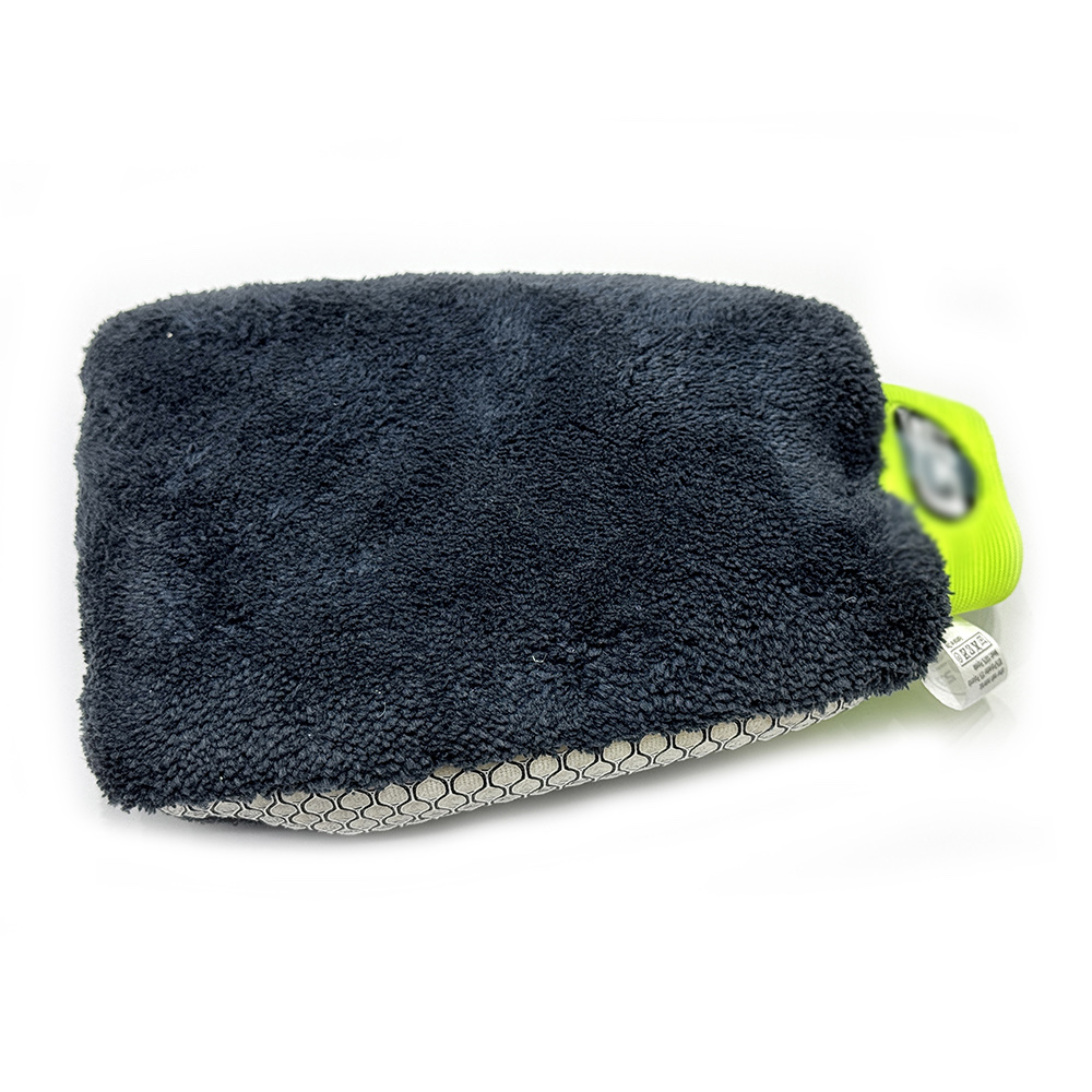 Car wash gloves, Chenille velvet double-sided coral worm car cleaning gloves, car cleaning tools, special supplies, beauty care Application Scenario