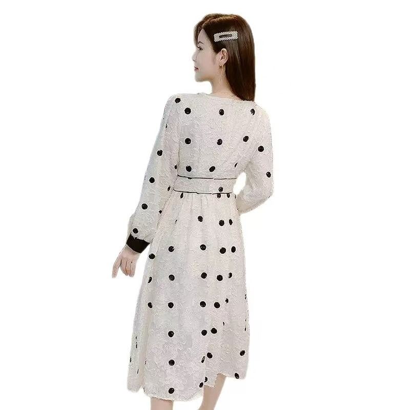 2026 New V-neck lace Korean polka dot dress for women's autumn and winter long-sleeved fashionable dress with high waist Item Picture