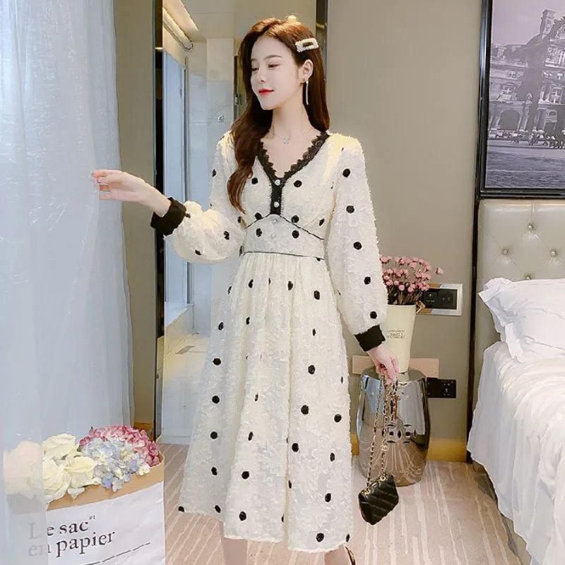 2026 New V-neck lace Korean polka dot dress for women's autumn and winter long-sleeved fashionable dress with high waist Application Scenario