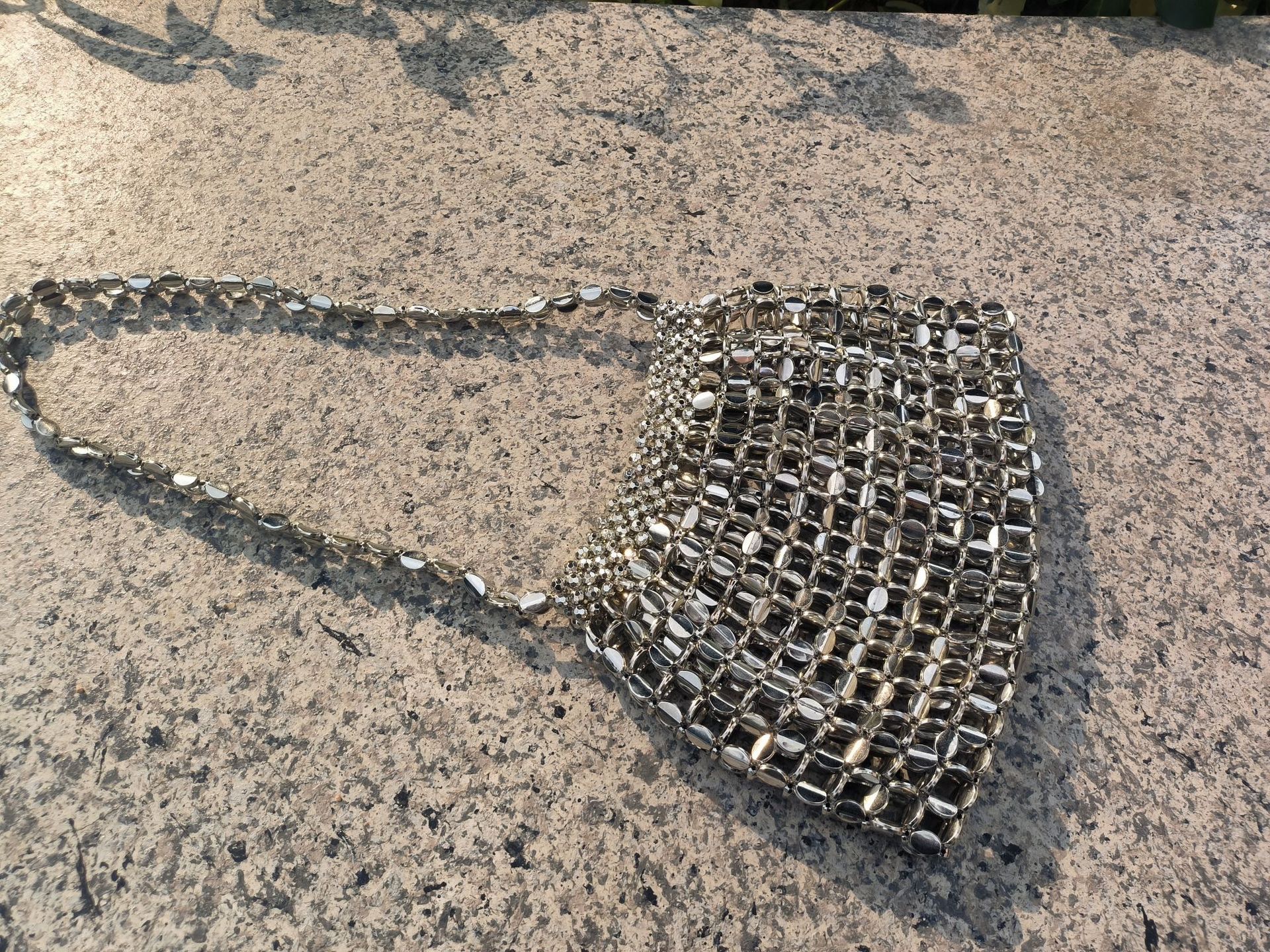 Cross-border exclusive best-selling new electroplated bag, silver woven bag, hot-selling women's long-haul beaded woven bag Application Scenario