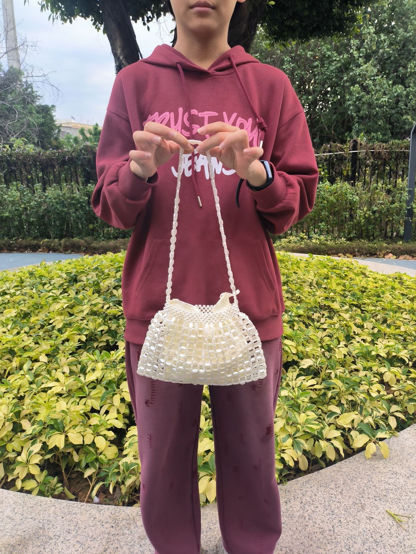 Cross-border exclusive best-selling new electroplated bag, silver woven bag, hot-selling women's long-haul beaded woven bag Item Picture