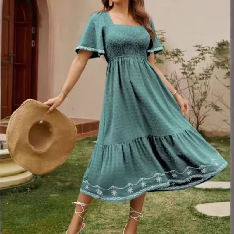 2026 New V-neck lace party fashion women's dress with puffed sleeves and pleats full figure