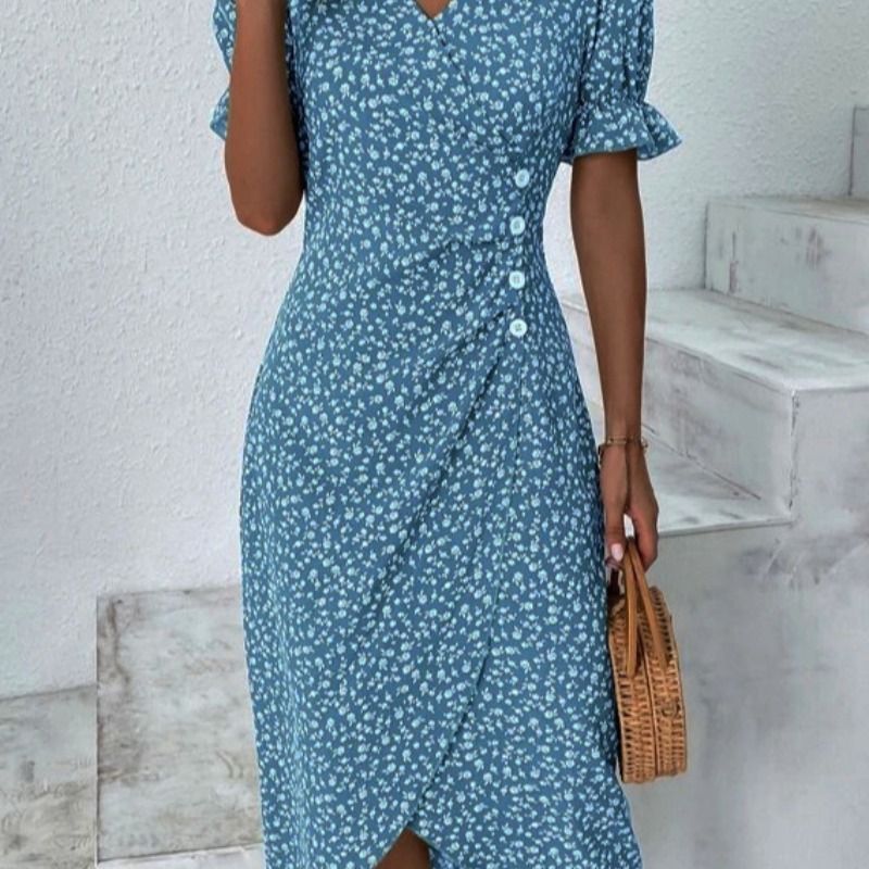 The 2026 new summer collection is a hot-selling geometric patchwork puffed sleeve dress with an irregular hem full figure
