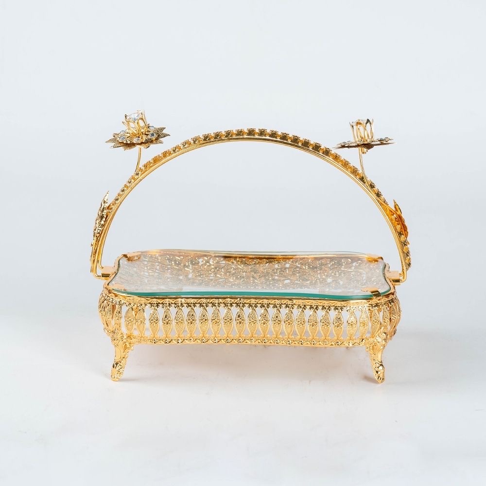 European-style light luxury glass fruit basket, snack tray, living room tea and fruit plate, high-end British style Application Scenario
