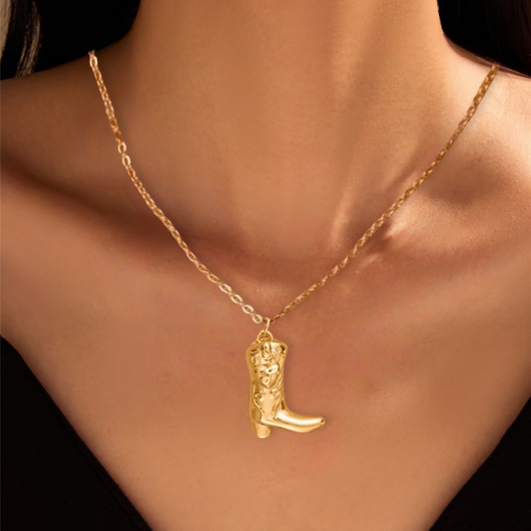 A popular cross-border bestseller in Europe and America, featuring brass, real gold, electroplated, unique and niche design, boot-patterned pendant, and a high-end ladies' necklace detail image 3