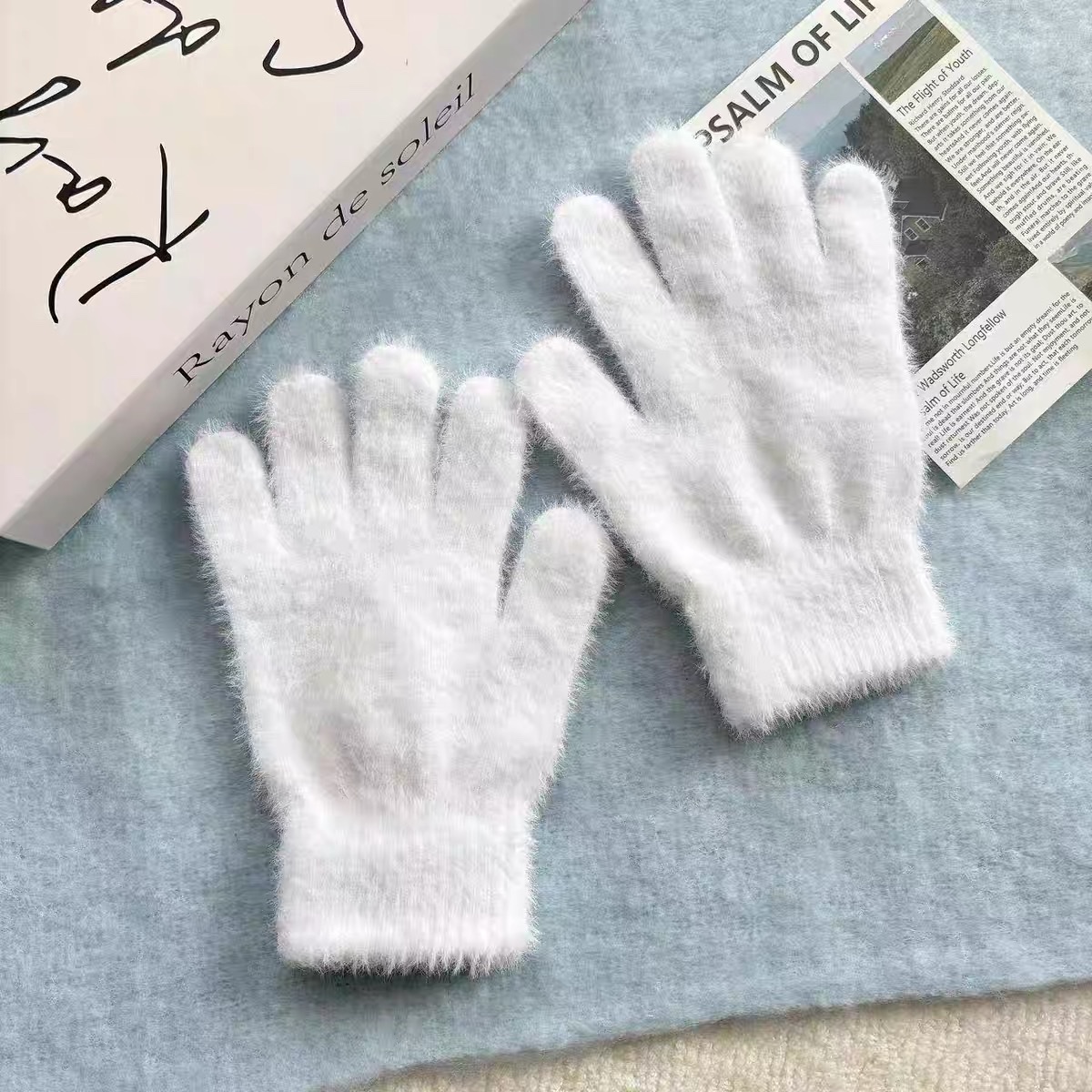 Light blue plush gloves for women's autumn and winter warmth, thickened cold-proof hand protection gloves, knitted winter