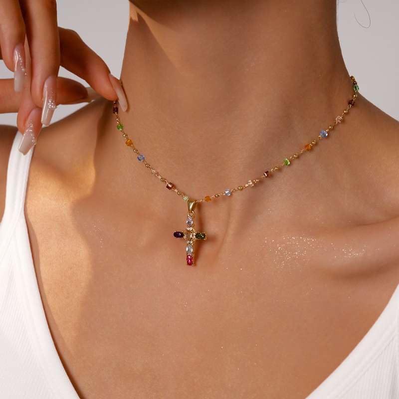 Dopamine colored zircon cross necklace, retro sweet and cool style, niche and unique design, super sparkling collarbone chain, women's necklace, pearl necklace Specification image