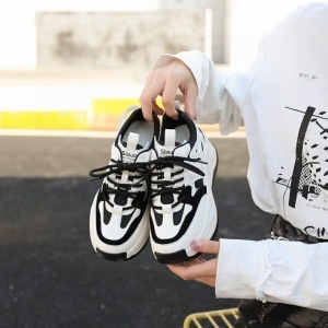 New Balance白色夏季网格跑步鞋女运动鞋Shoes