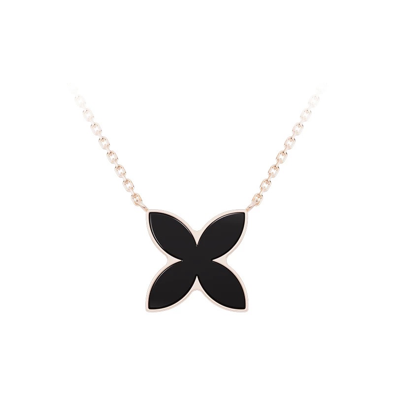 NOLYN Deoksugung co-branded window flower necklace, double-sided black agate, light luxury and versatile four-leaf clover design Application Scenario