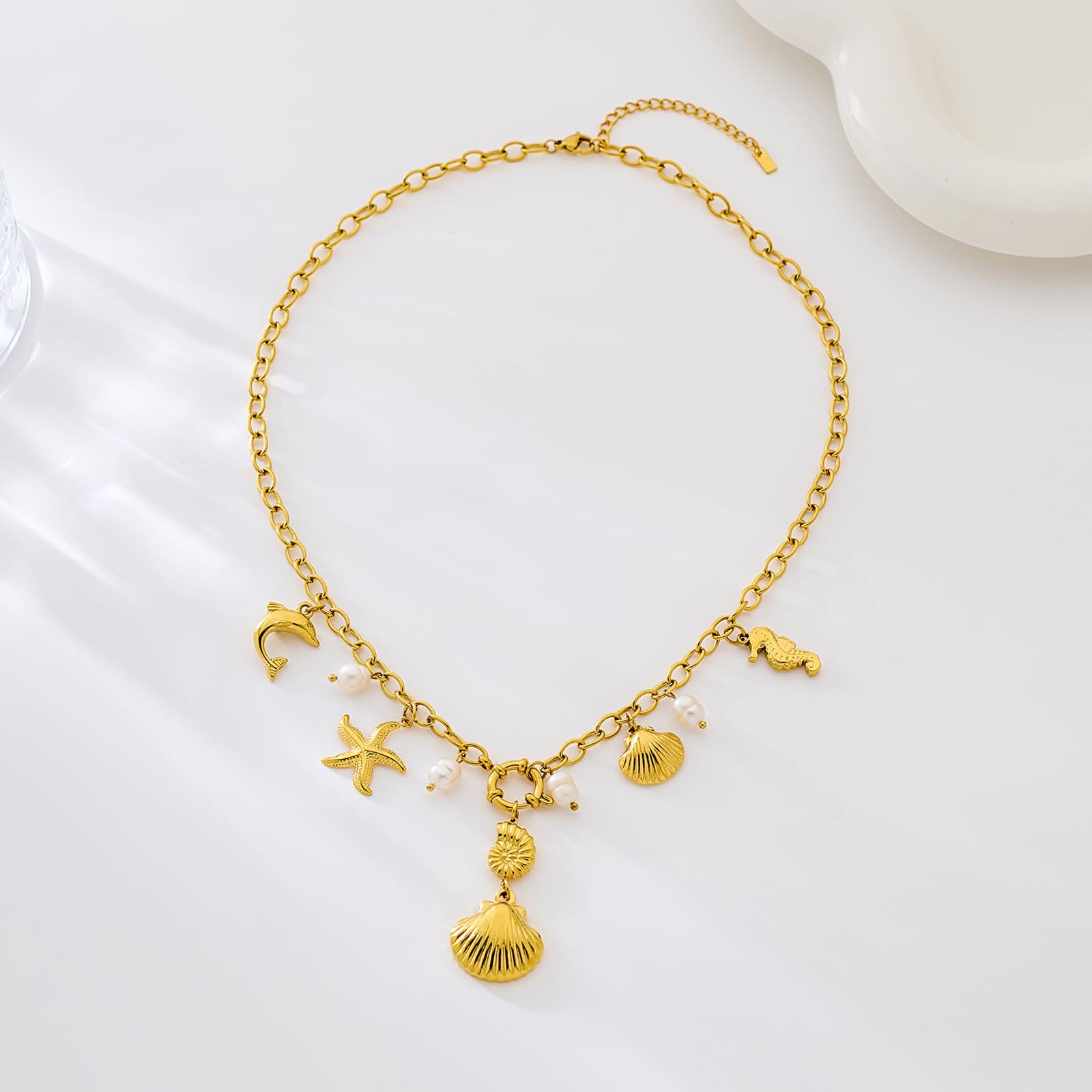 A popular cross-border bestseller in Europe and America, featuring brass, real gold plating, fashionable beach vacation style, shell, starfish and dolphin pendant necklace Application Scenario