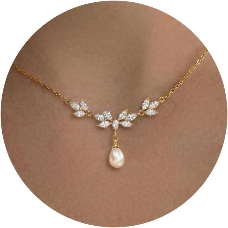 This cross-border fairy butterfly pearl necklace from Europe and America features a unique design for women, exuding a sense of high-end fashion and delicacy. It is a natural collarbone chain Item Picture