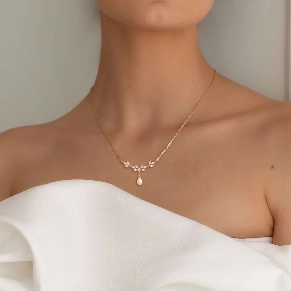 This cross-border fairy butterfly pearl necklace from Europe and America features a unique design for women, exuding a sense of high-end fashion and delicacy. It is a natural collarbone chain Specification image