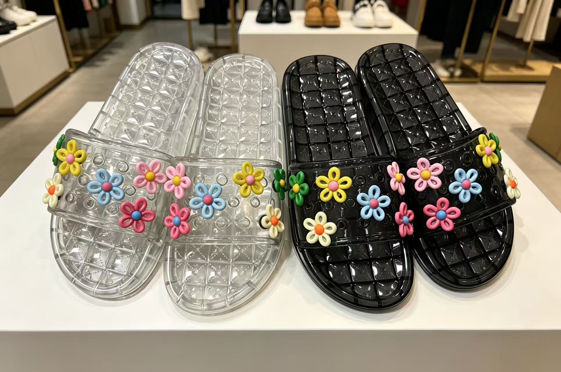 彩色花朵装饰拖鞋 女士家居软底防滑舒适