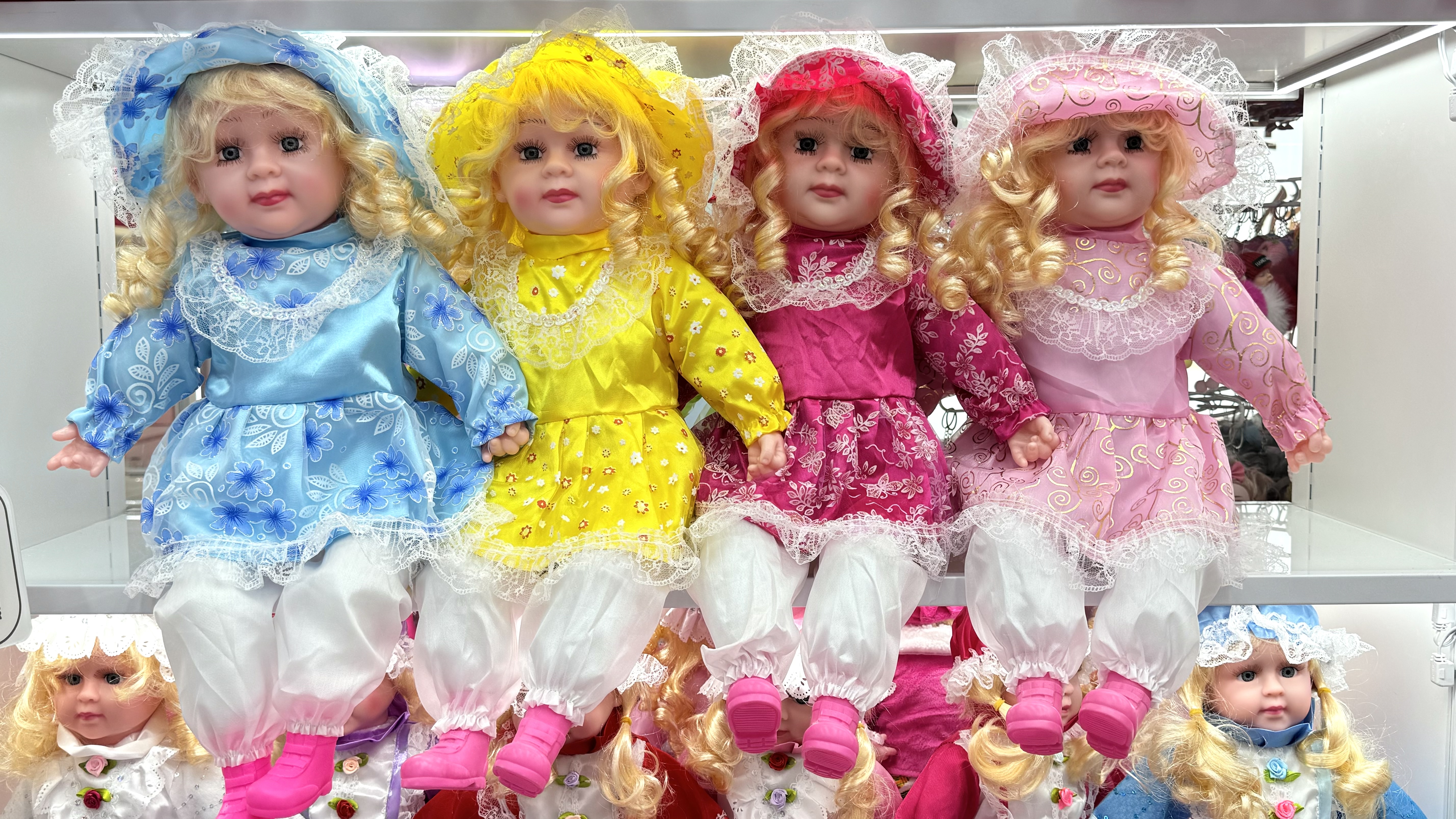 Wholesale manufacturer of 24-inch multi-style mixed summer clothing simulation dolls filled with cotton