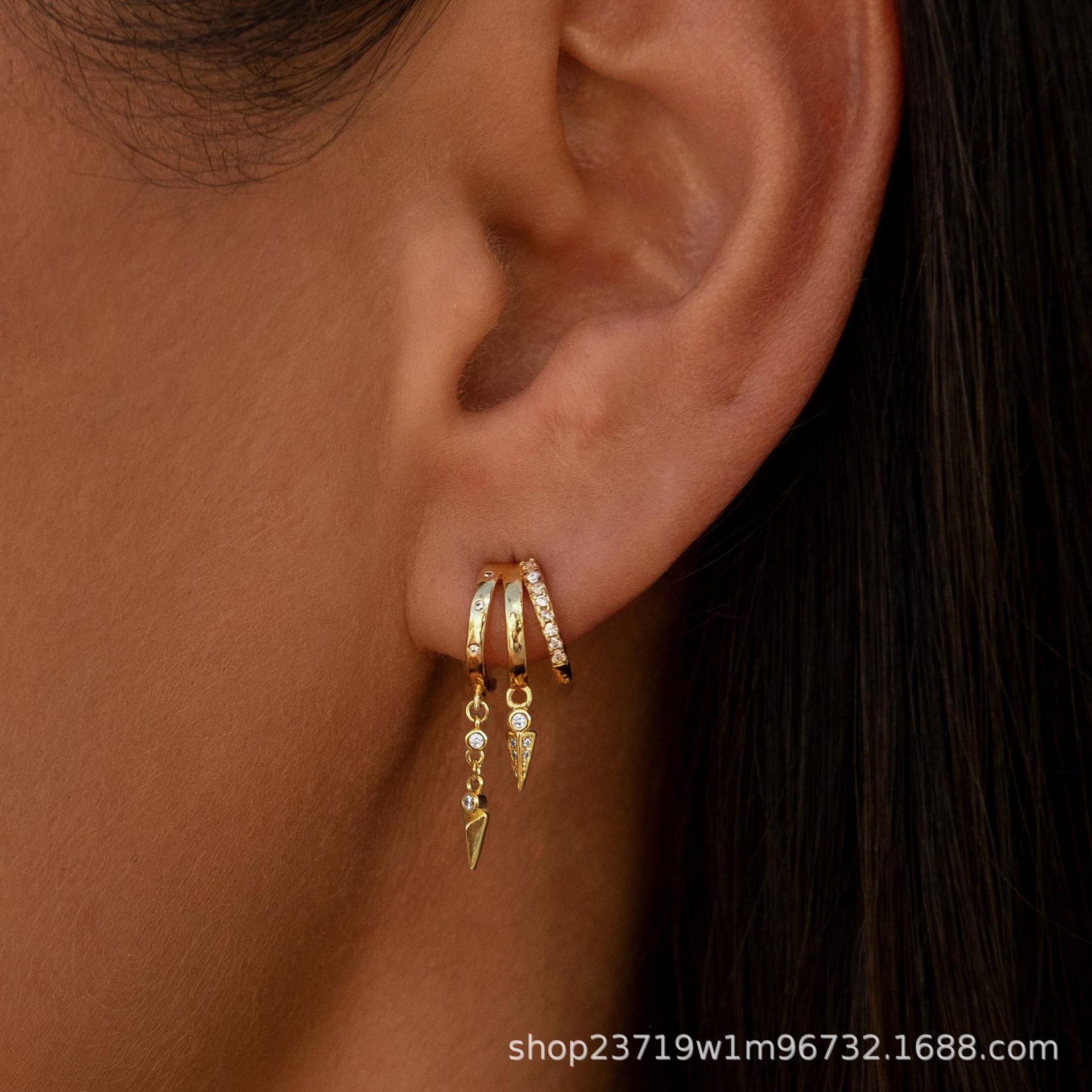 Cross-border best-selling fashionable and versatile irregular claw-shaped stud chain earrings, with a niche design sense, elegant and fashionable, trendy and personalized stud Specification image