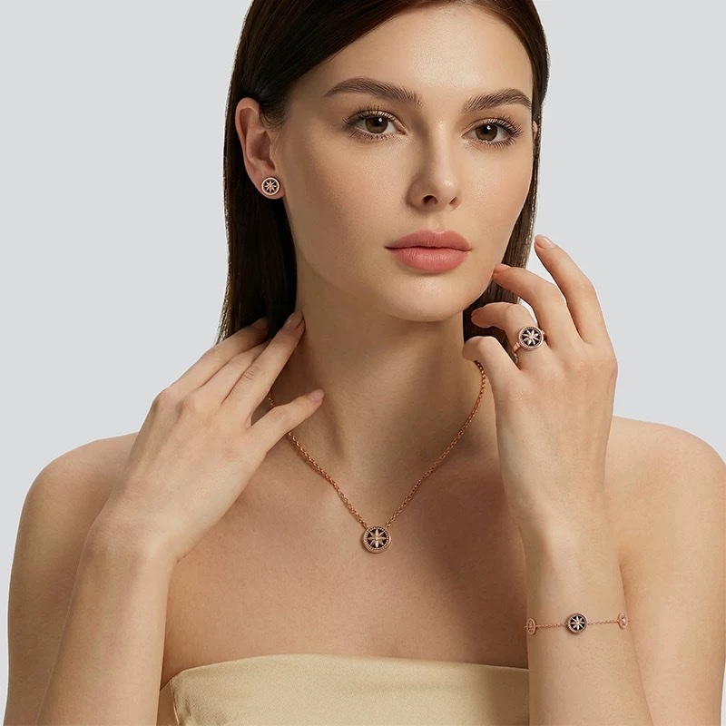 NOLYN Deoksugung Co-branded black agate necklace with eave tiles, double-sided wearing, collarbone chain, niche and light luxury