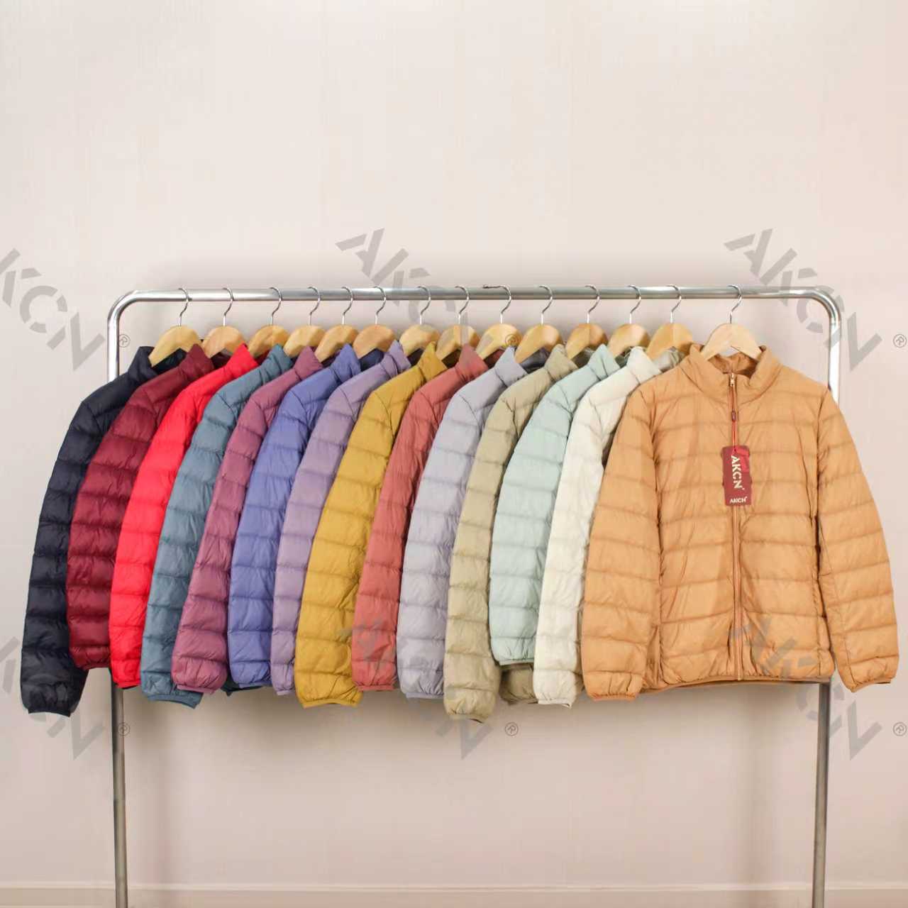 A new color 90-down down jacket for women in winter, warm and lightweight duck down coat detail image 1