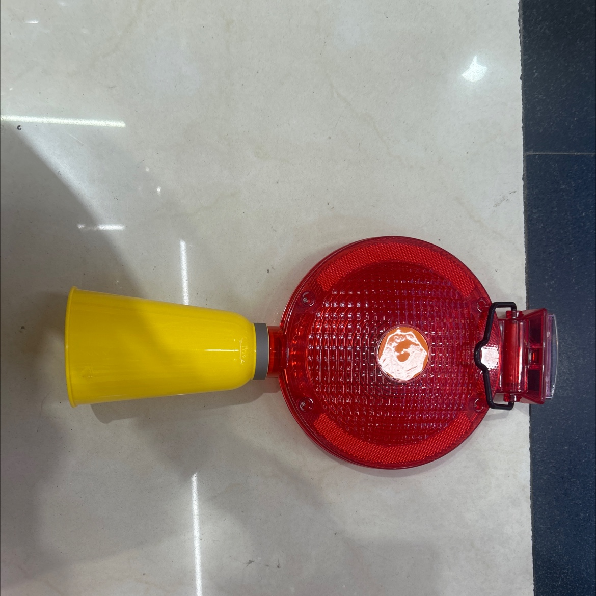 Traffic warning light details Picture